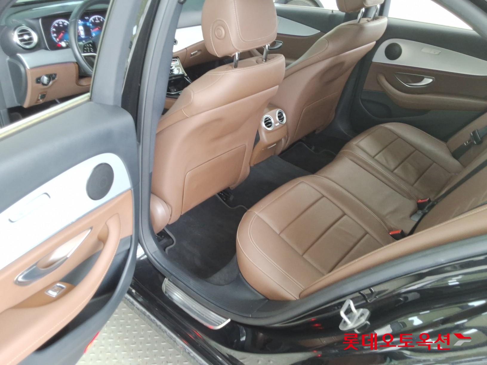 메르세데스-벤츠 E-클래스 2021 - 이미지 38