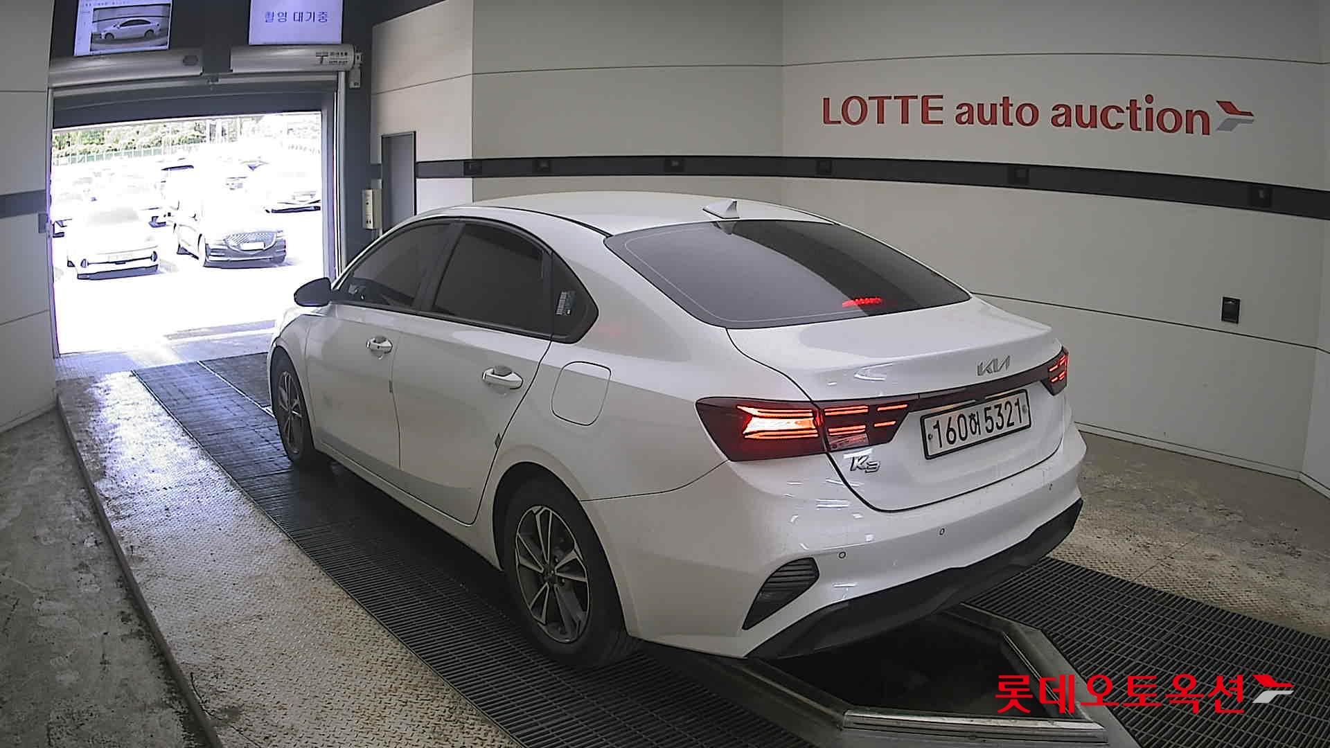 Kia K3 - 4