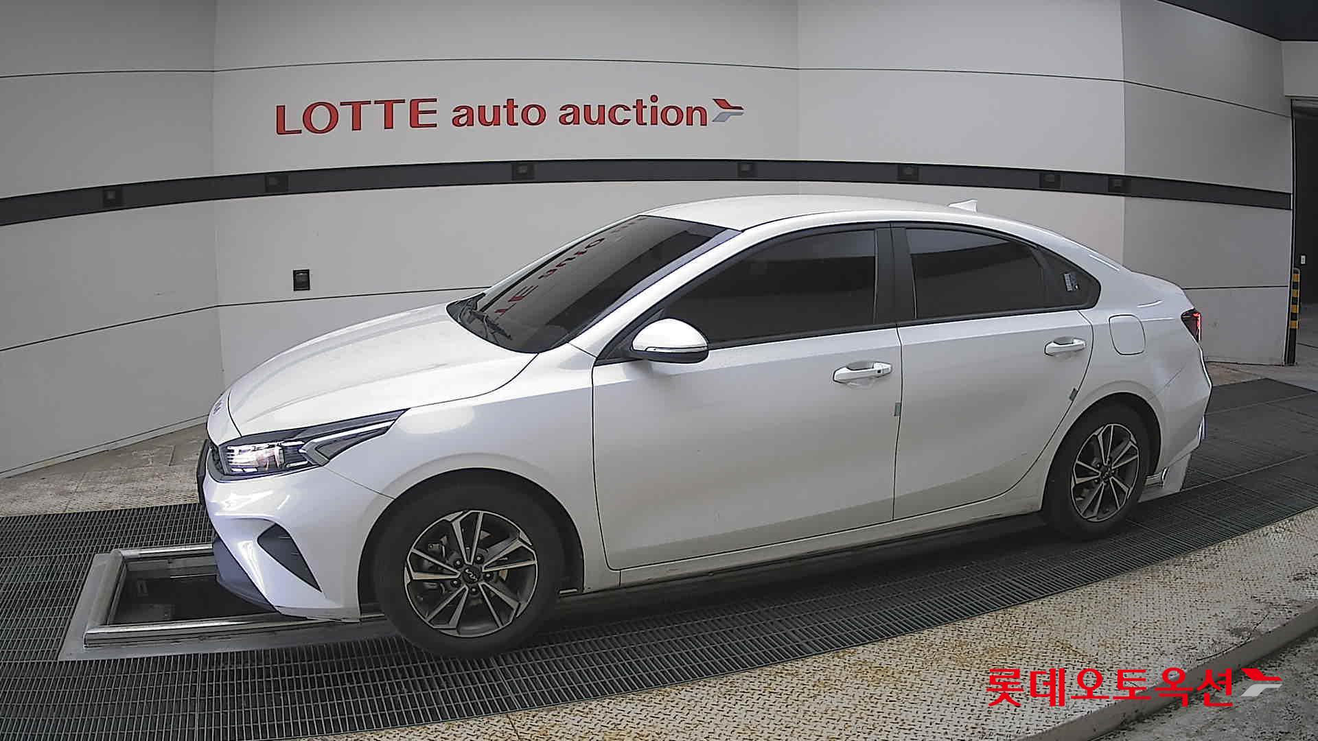 Kia K3 - 12
