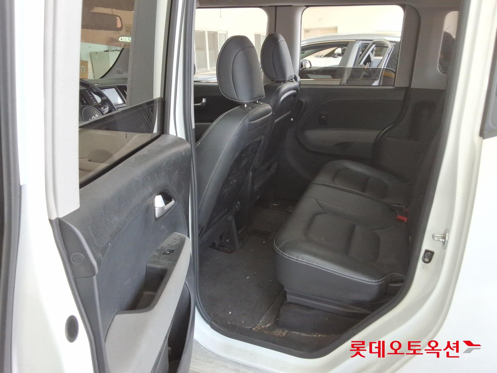 Kia Ray - 37