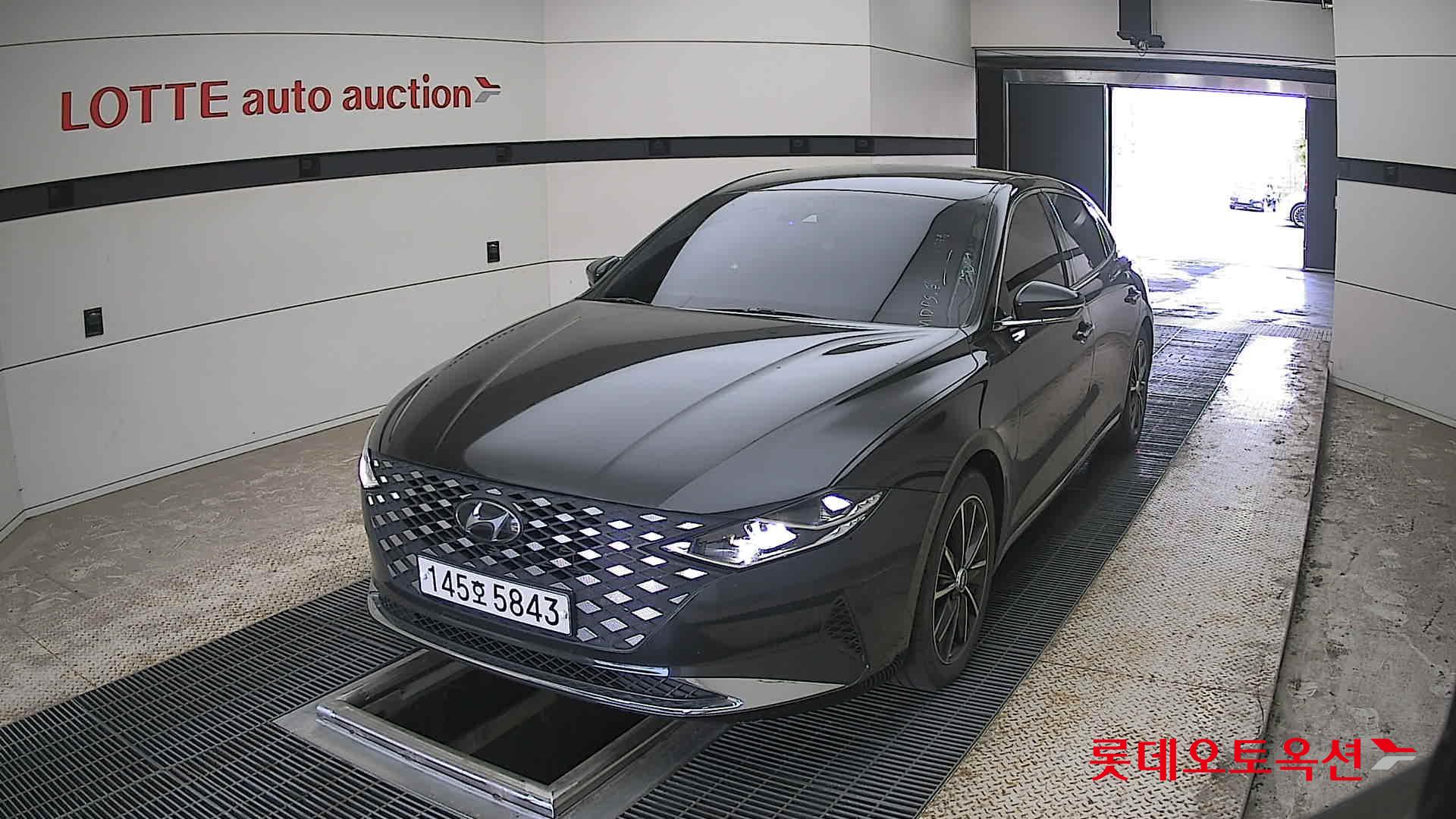 Hyundai Grandeur - 10
