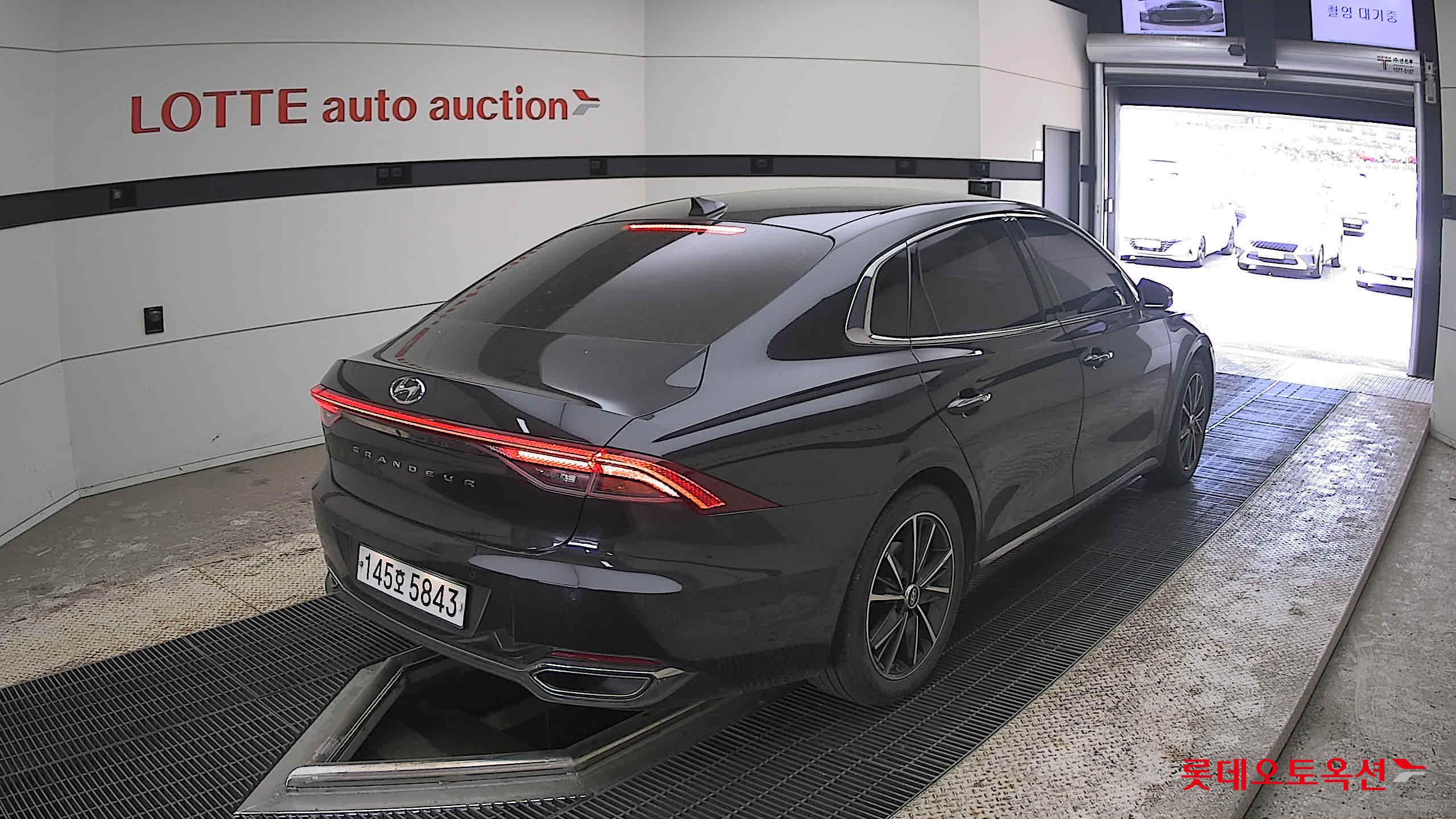 Hyundai Grandeur - 5