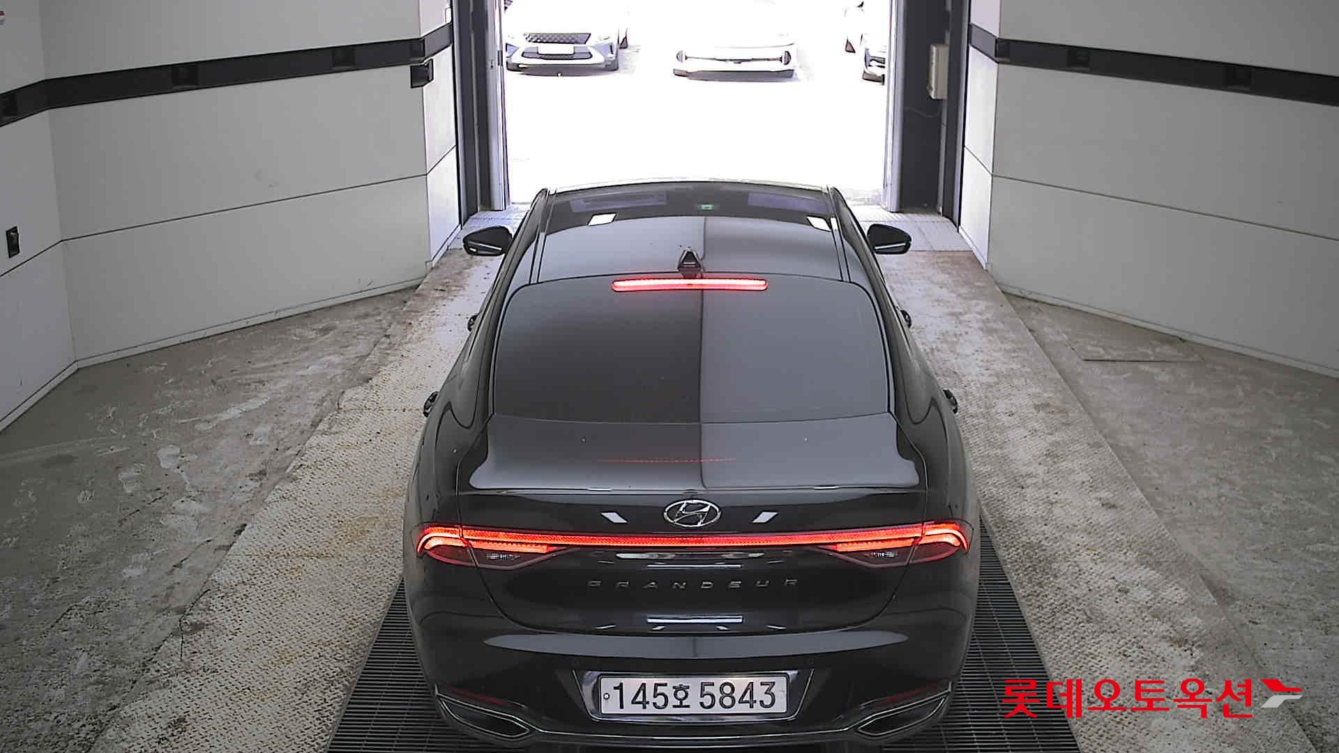 Hyundai Grandeur - 17