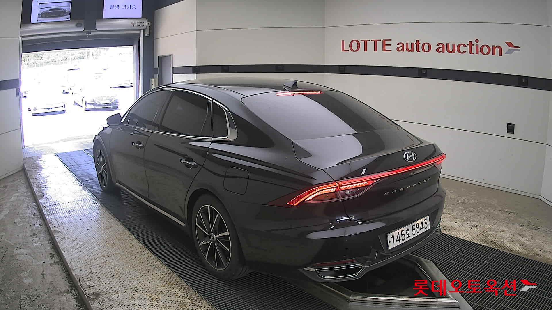Hyundai Grandeur - 4