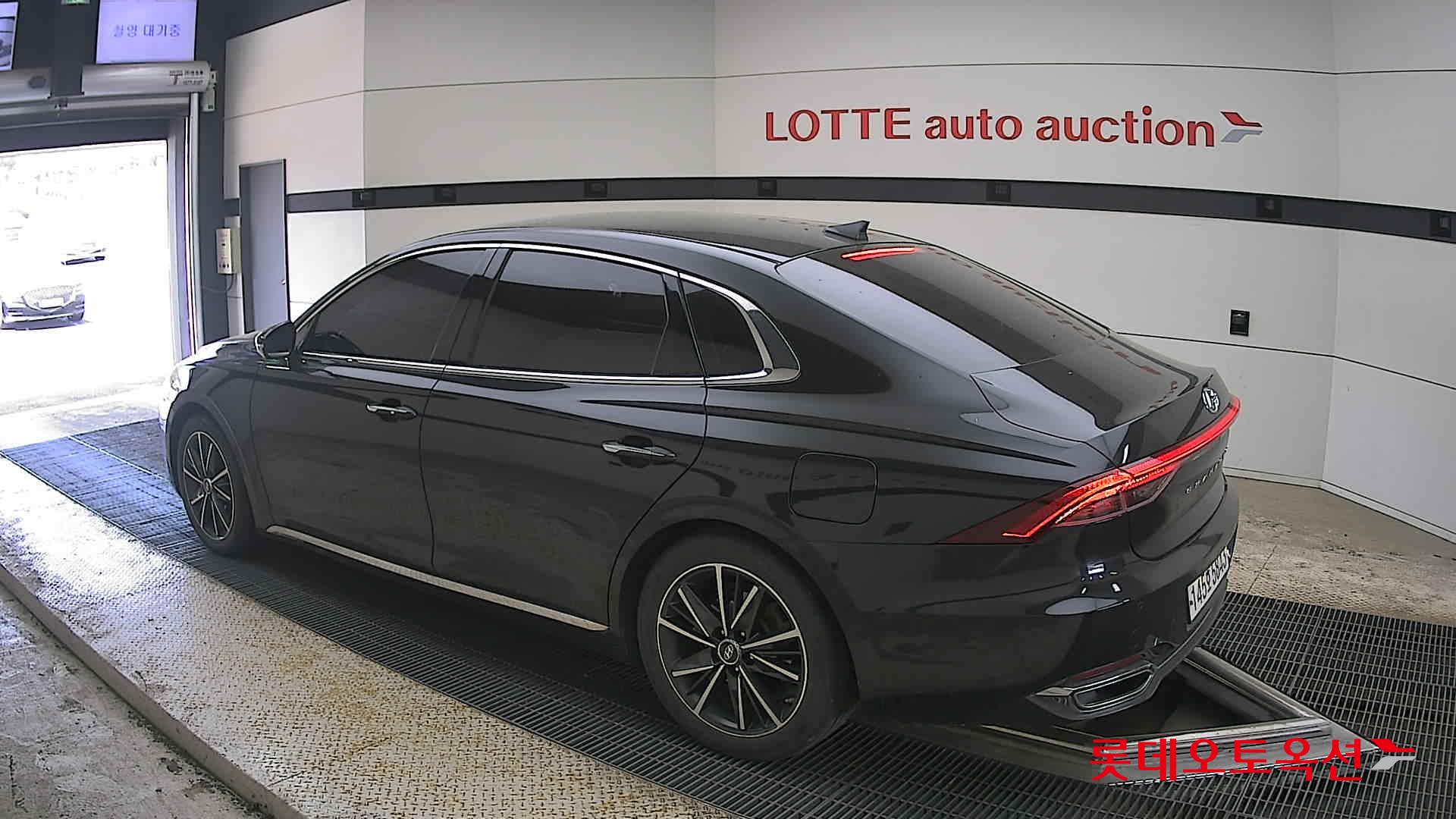 Hyundai Grandeur - 15