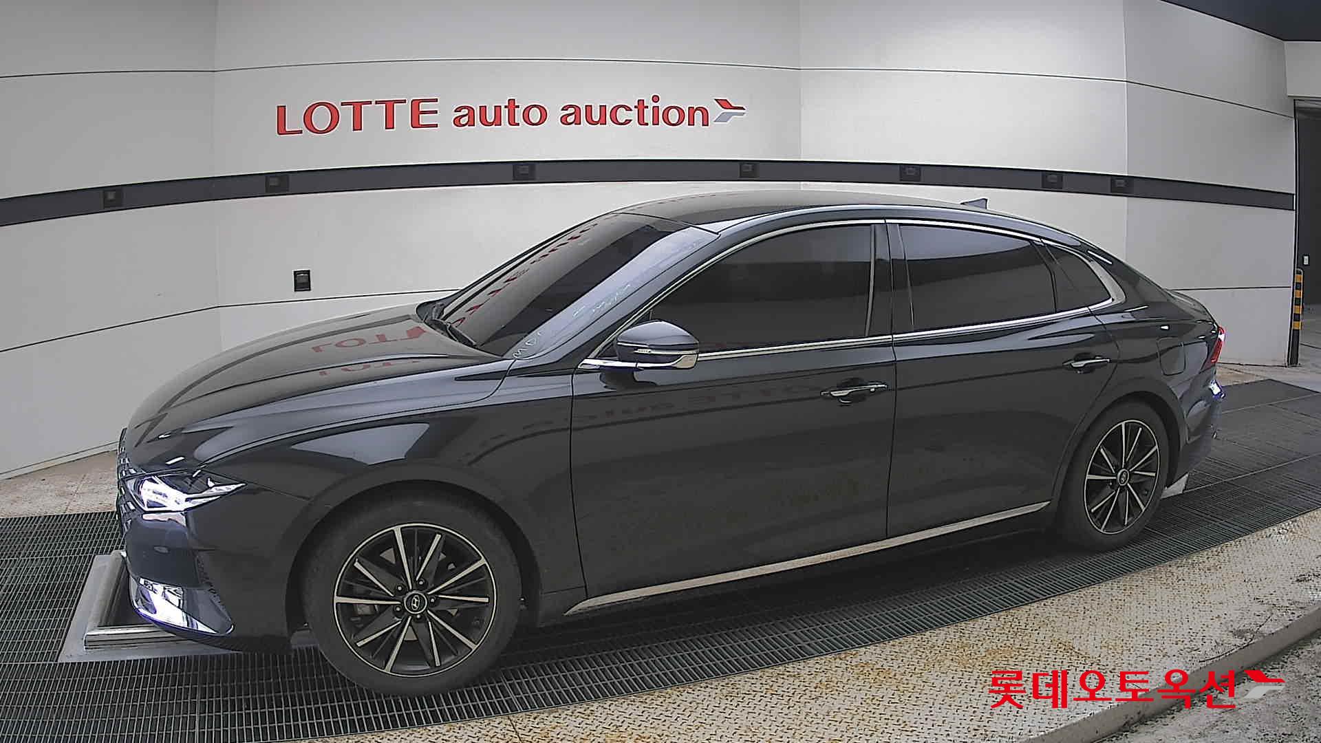 Hyundai Grandeur - 12