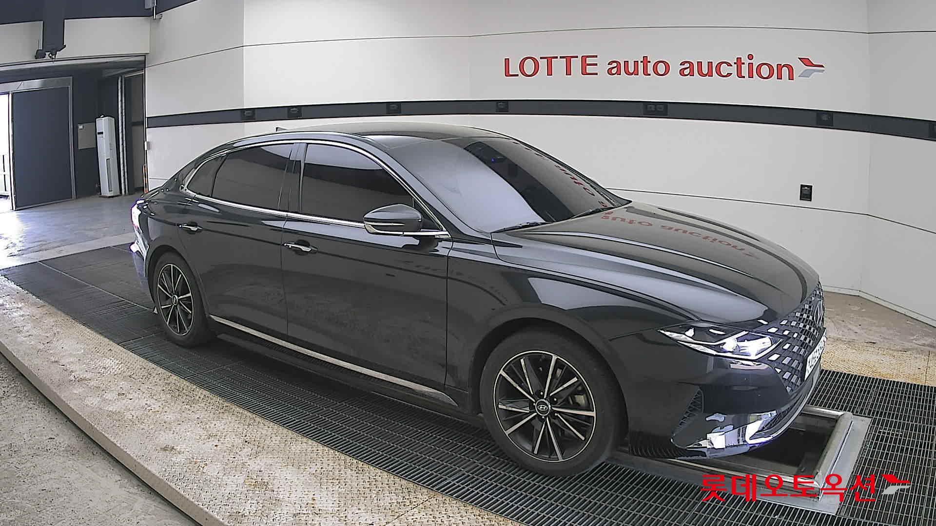 Hyundai Grandeur - 23