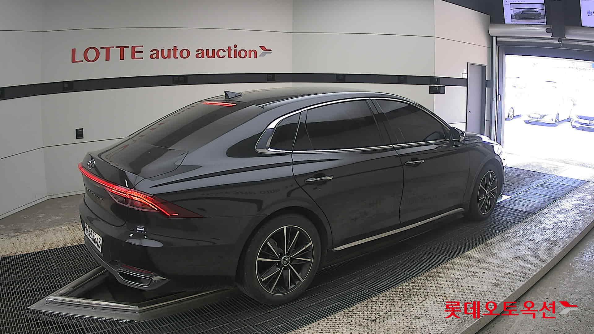 Hyundai Grandeur - 19