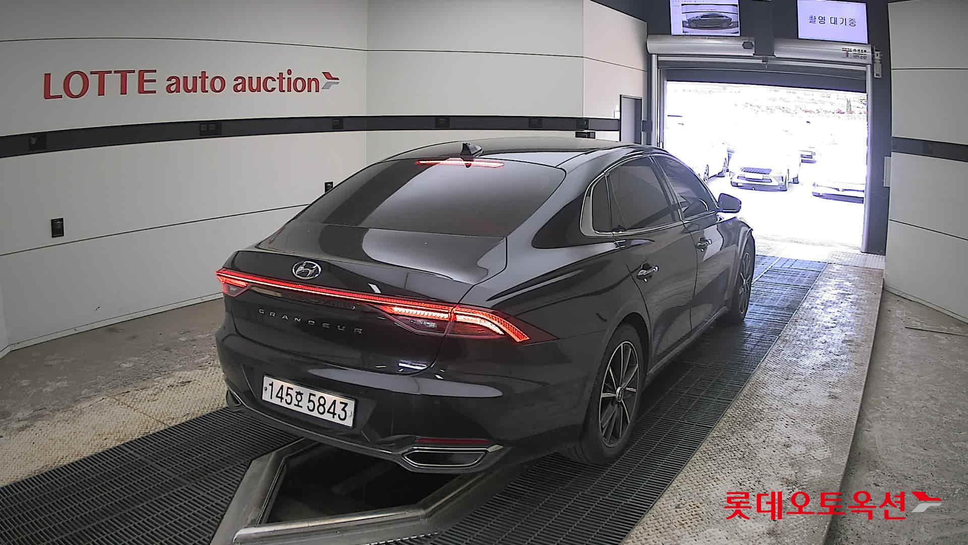 Hyundai Grandeur - 18