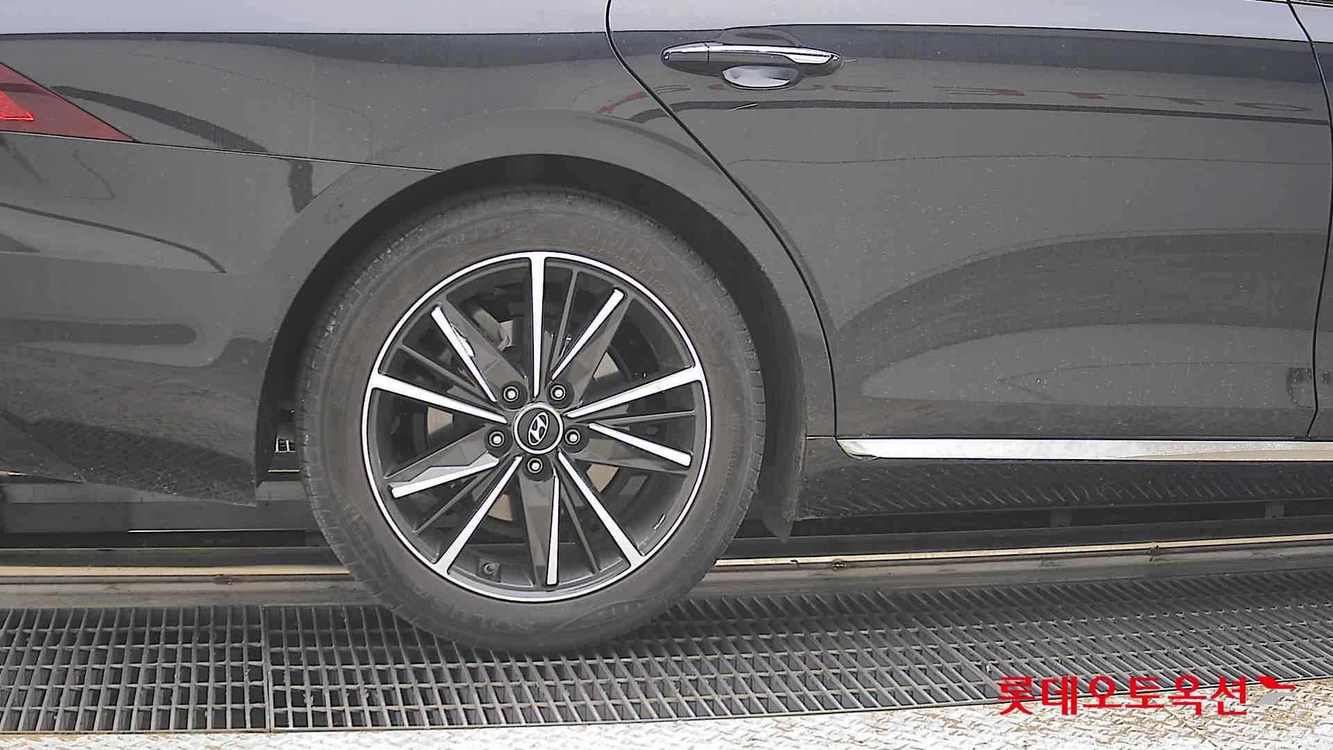 Hyundai Grandeur - 28