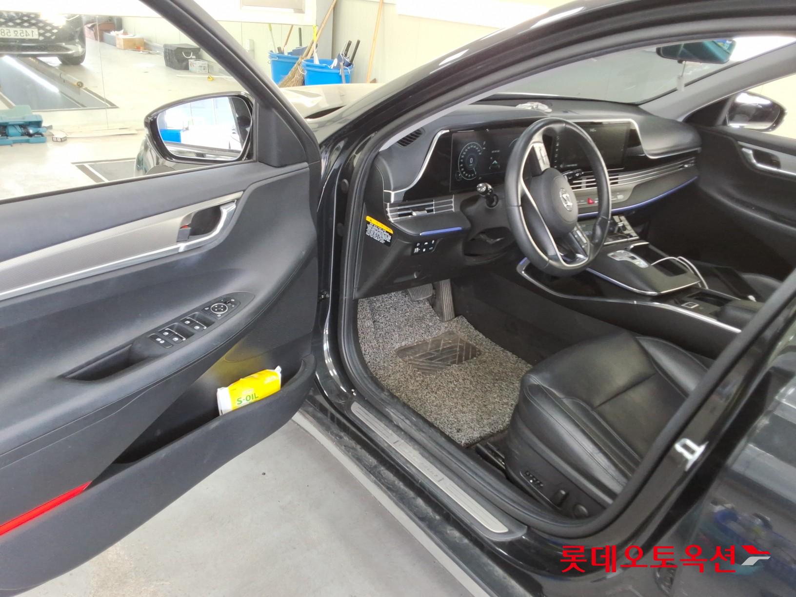 Hyundai Grandeur - 35