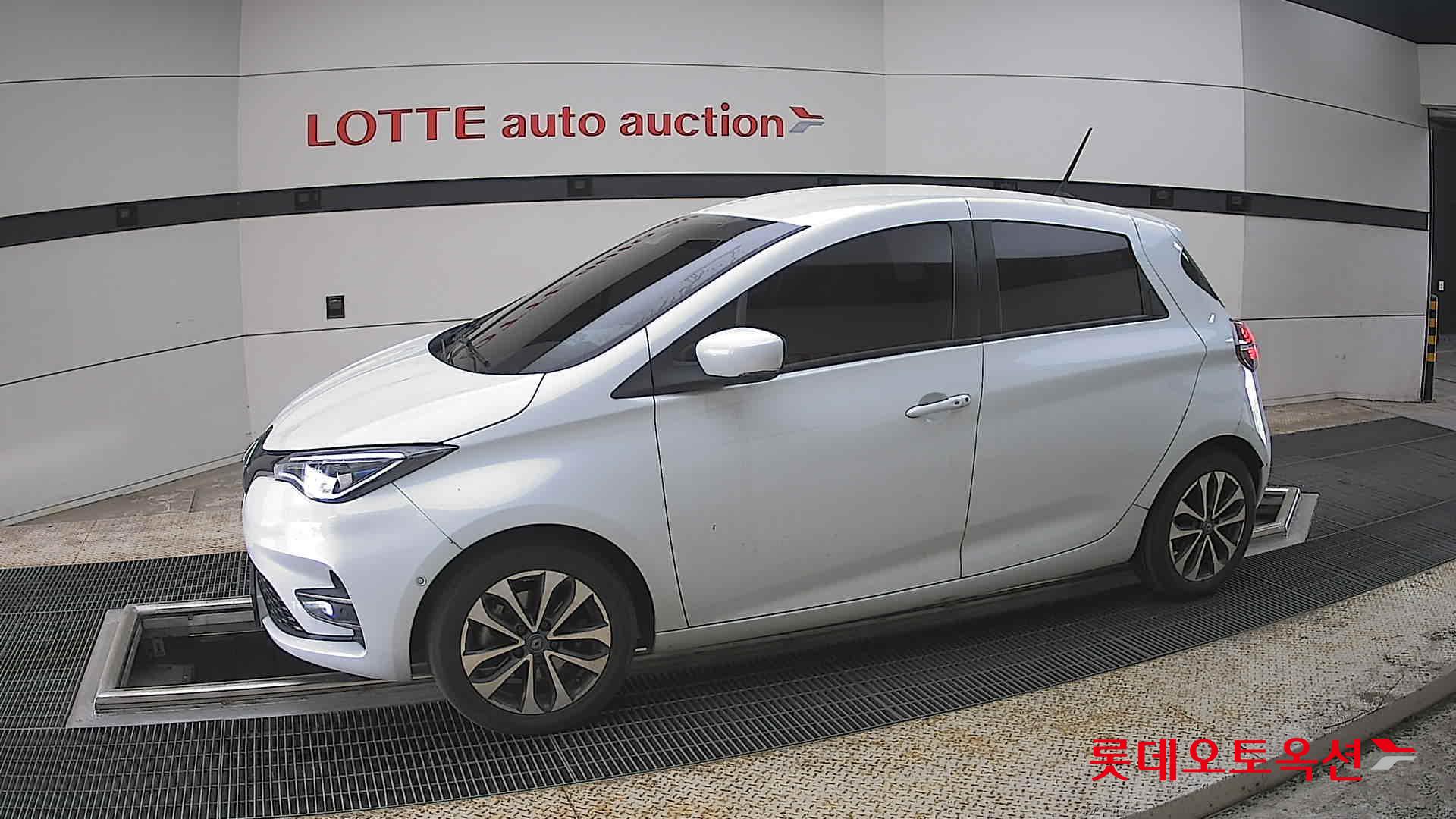 Renault Samsung Zoe - 12