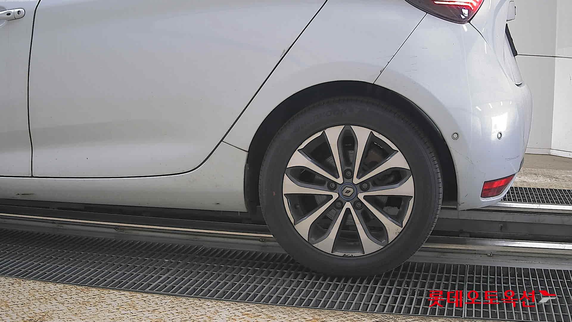 Renault Samsung Zoe - 26