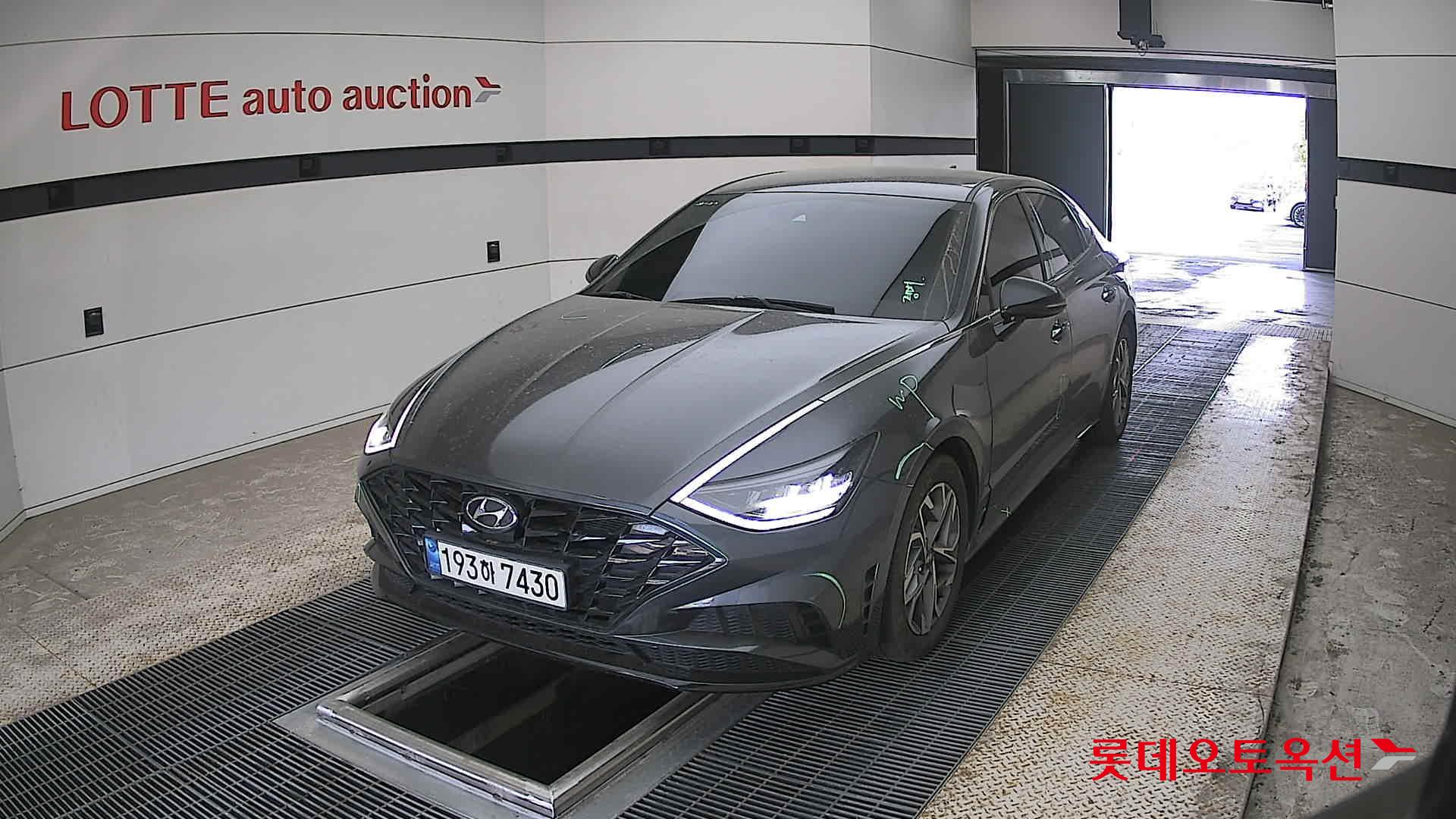 Hyundai Sonata - 10