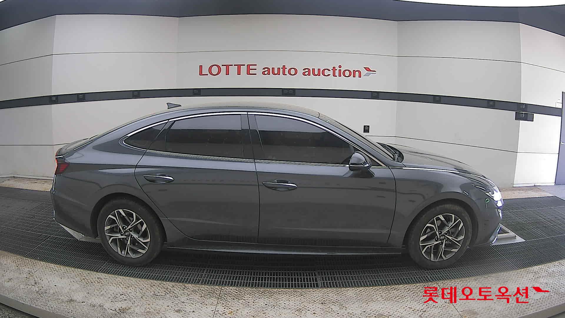 Hyundai Sonata - 21