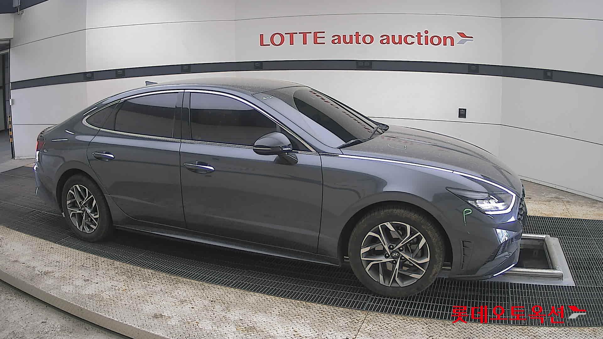 Hyundai Sonata - 22