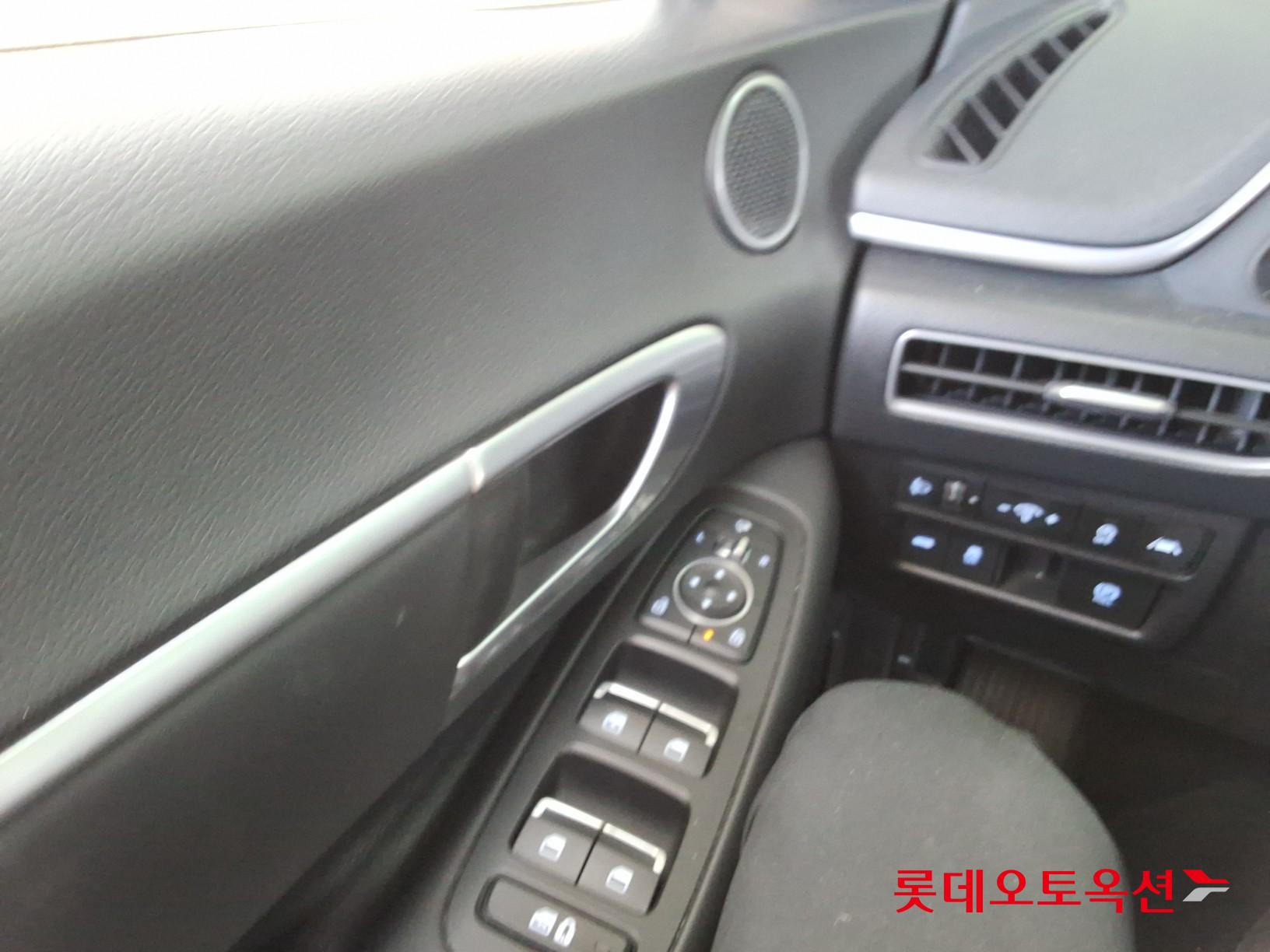 Hyundai Sonata - 29