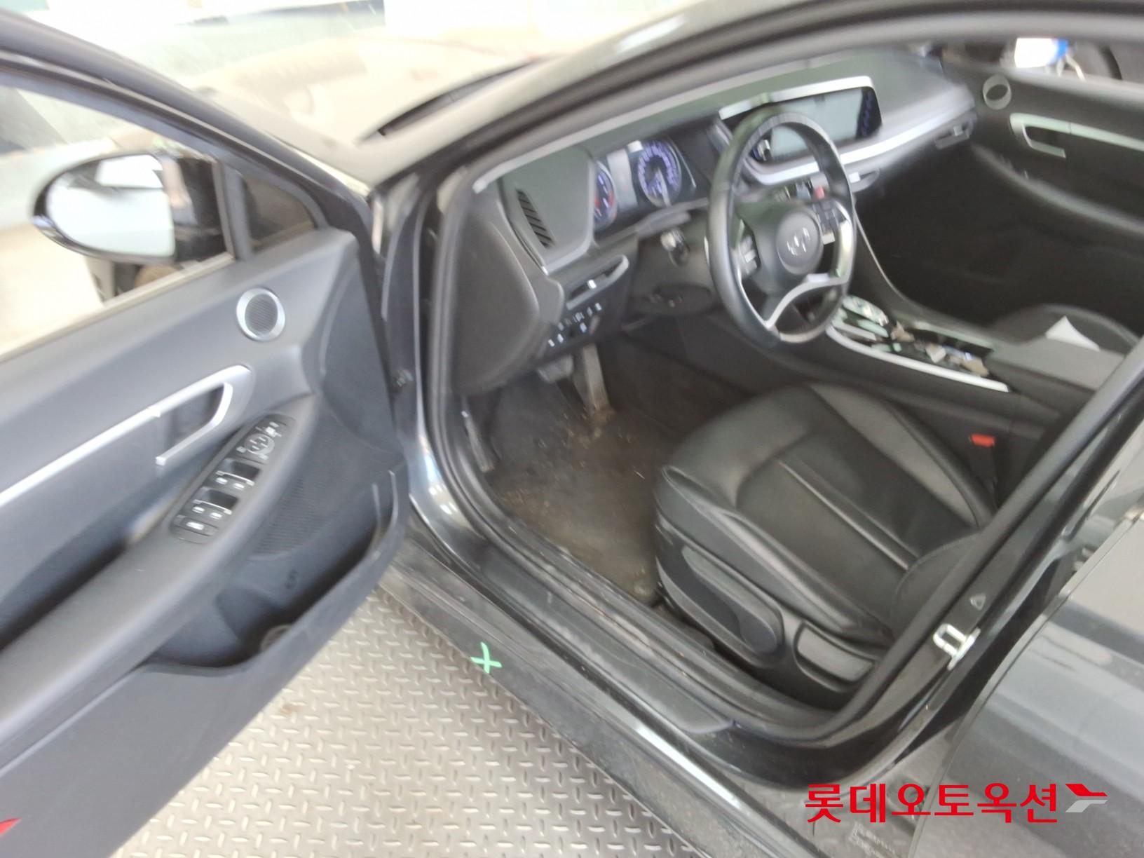 Hyundai Sonata - 36