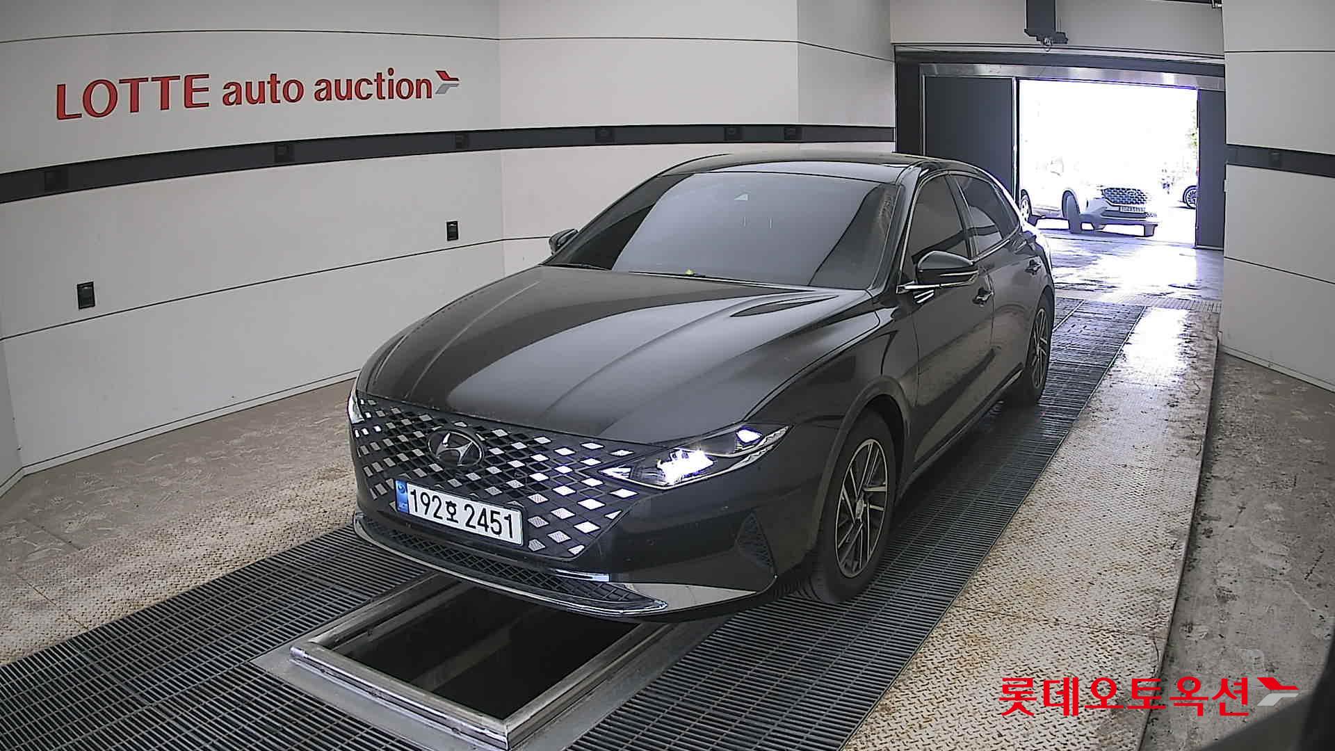 Hyundai Grandeur - 10