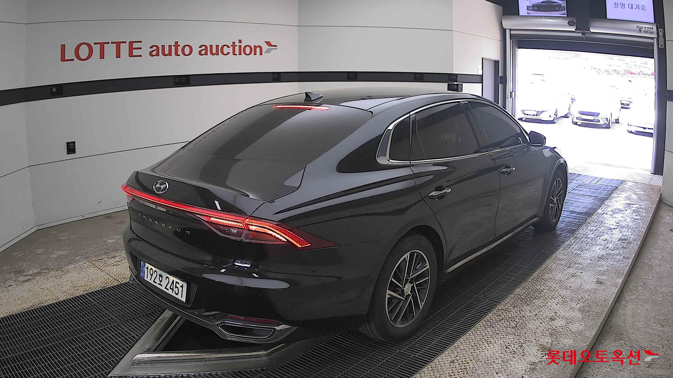 Hyundai Grandeur - 5