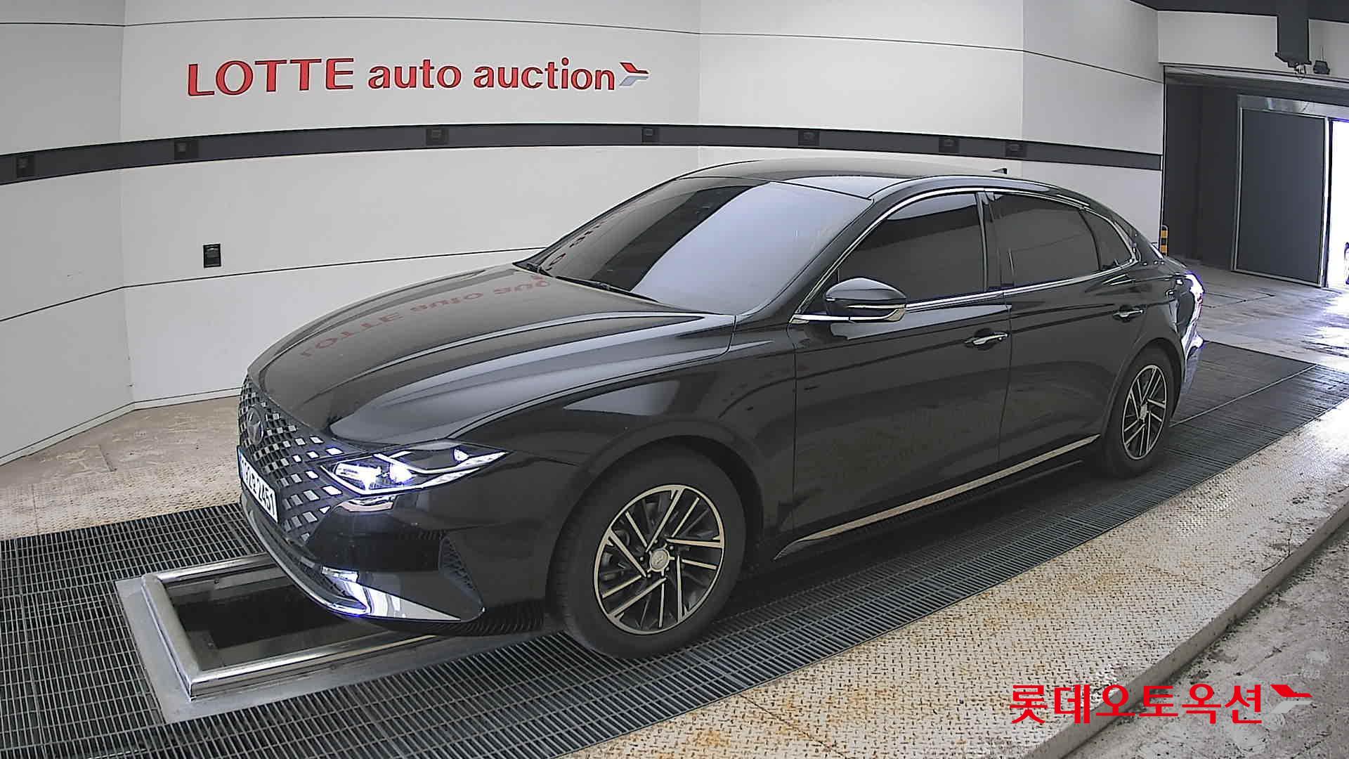 Hyundai Grandeur - 11