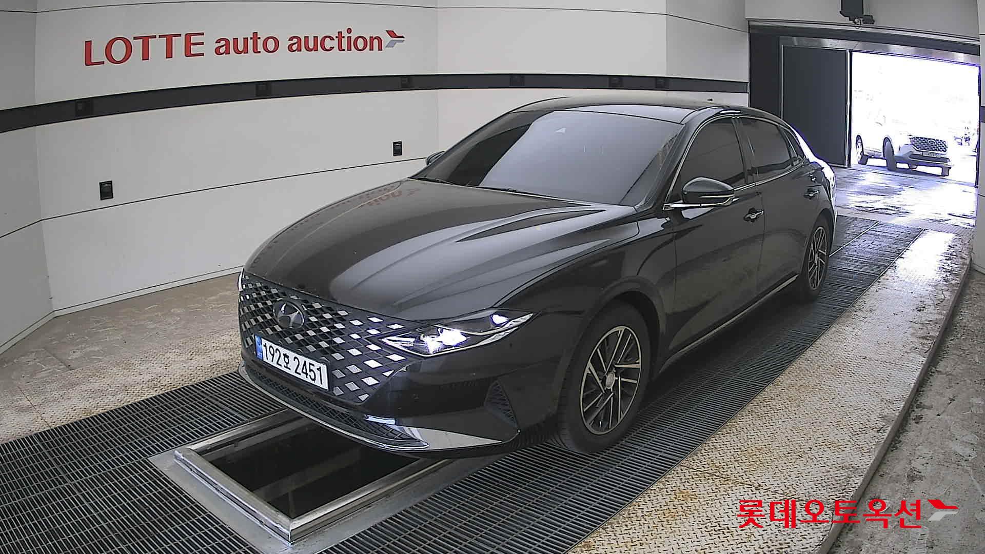 Hyundai Grandeur - 3