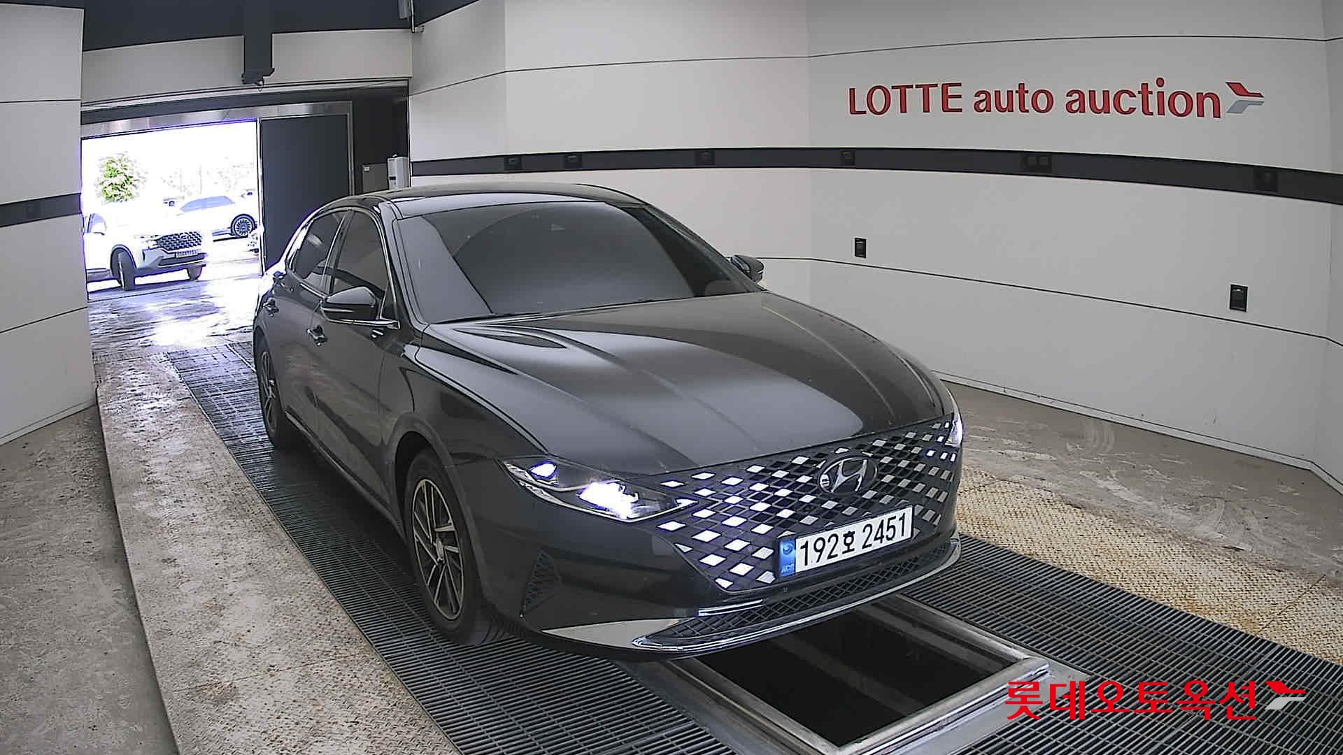 Hyundai Grandeur - 24