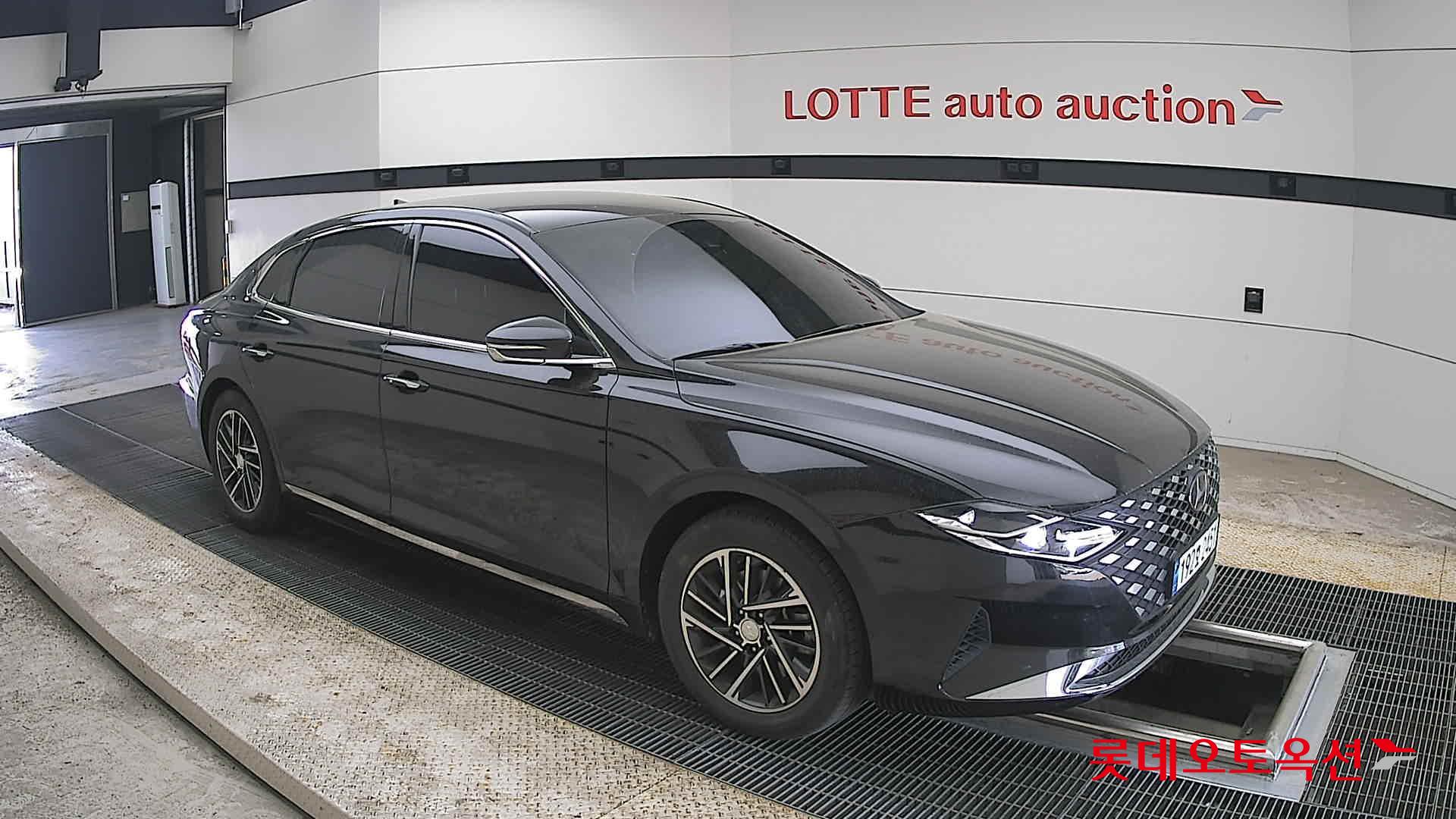 Hyundai Grandeur - 23