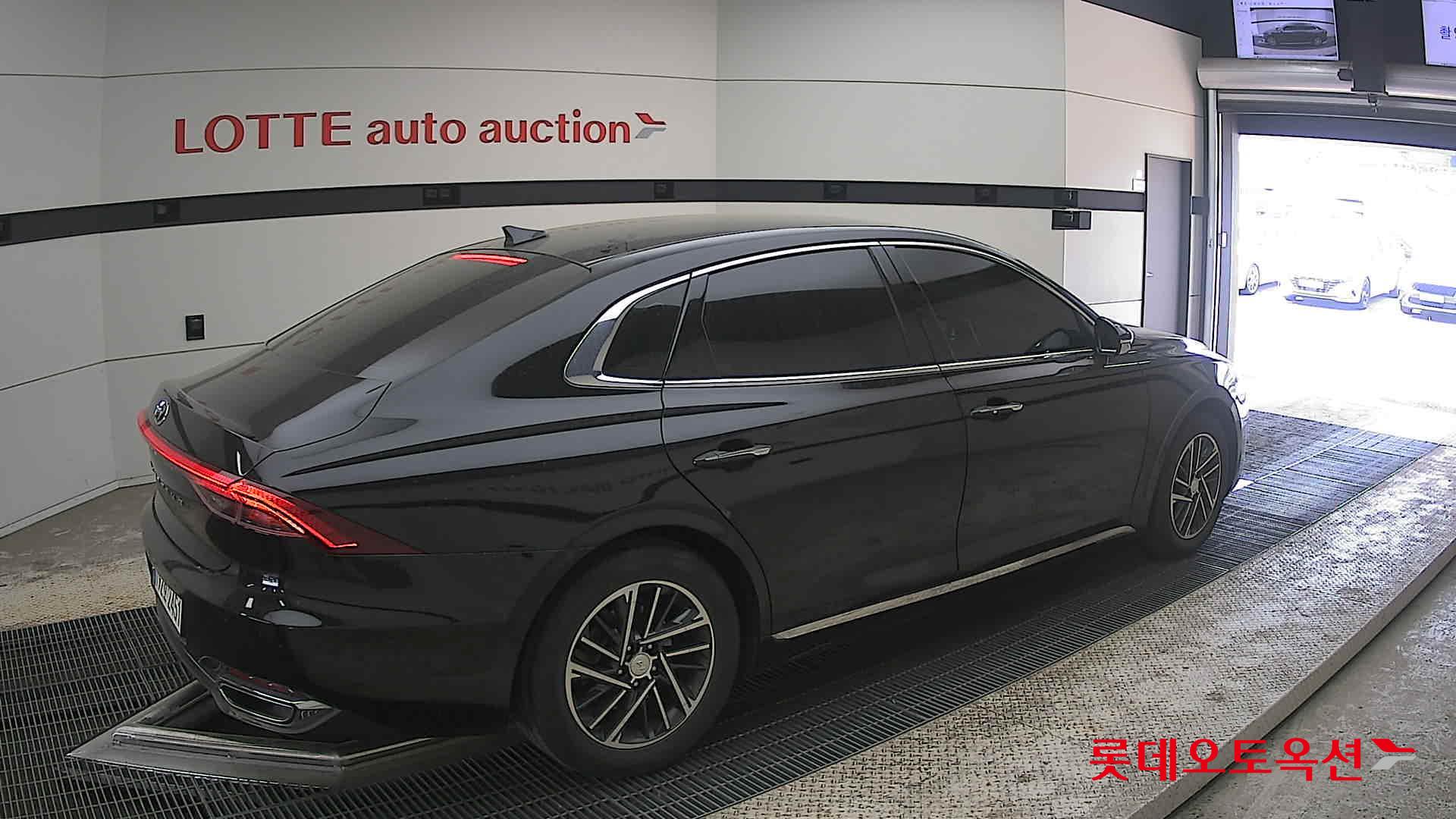 Hyundai Grandeur - 19
