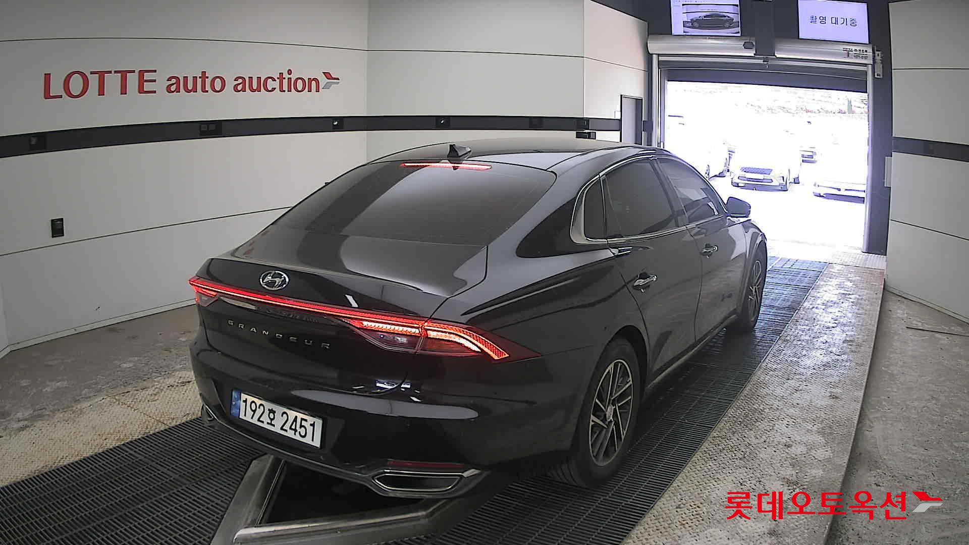 Hyundai Grandeur - 18