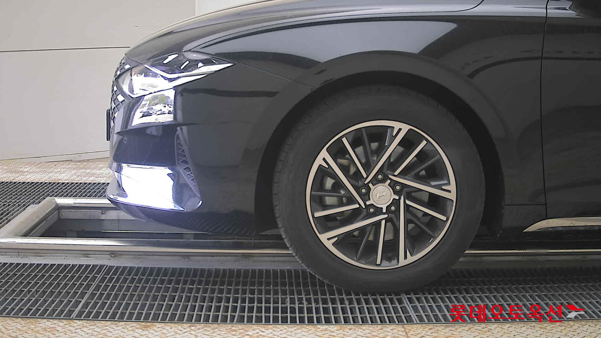 Hyundai Grandeur - 25