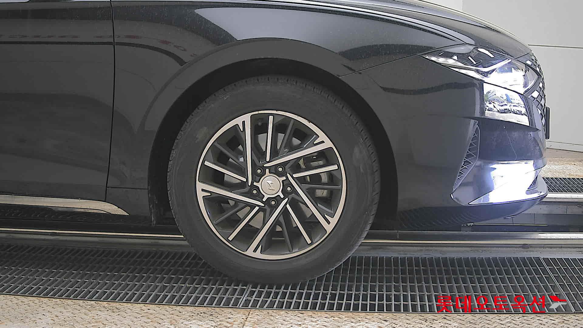 Hyundai Grandeur - 27