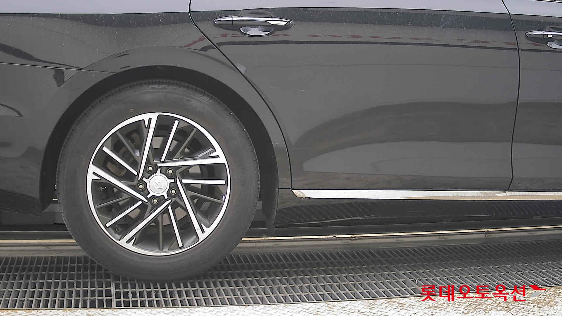 Hyundai Grandeur - 28