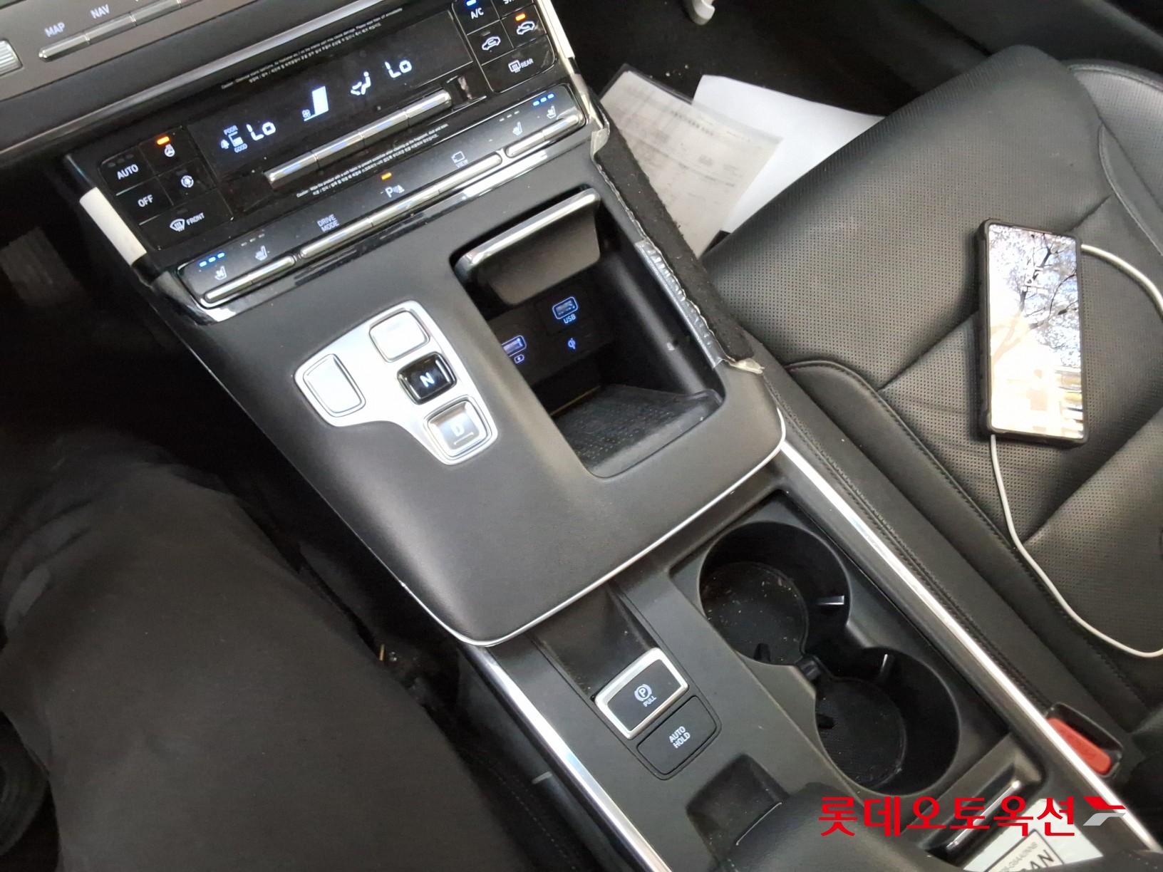 Hyundai Grandeur - 34