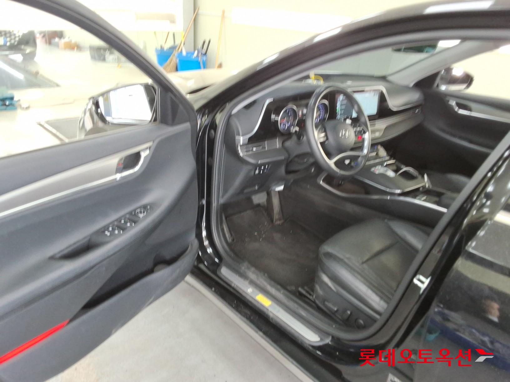 Hyundai Grandeur - 35