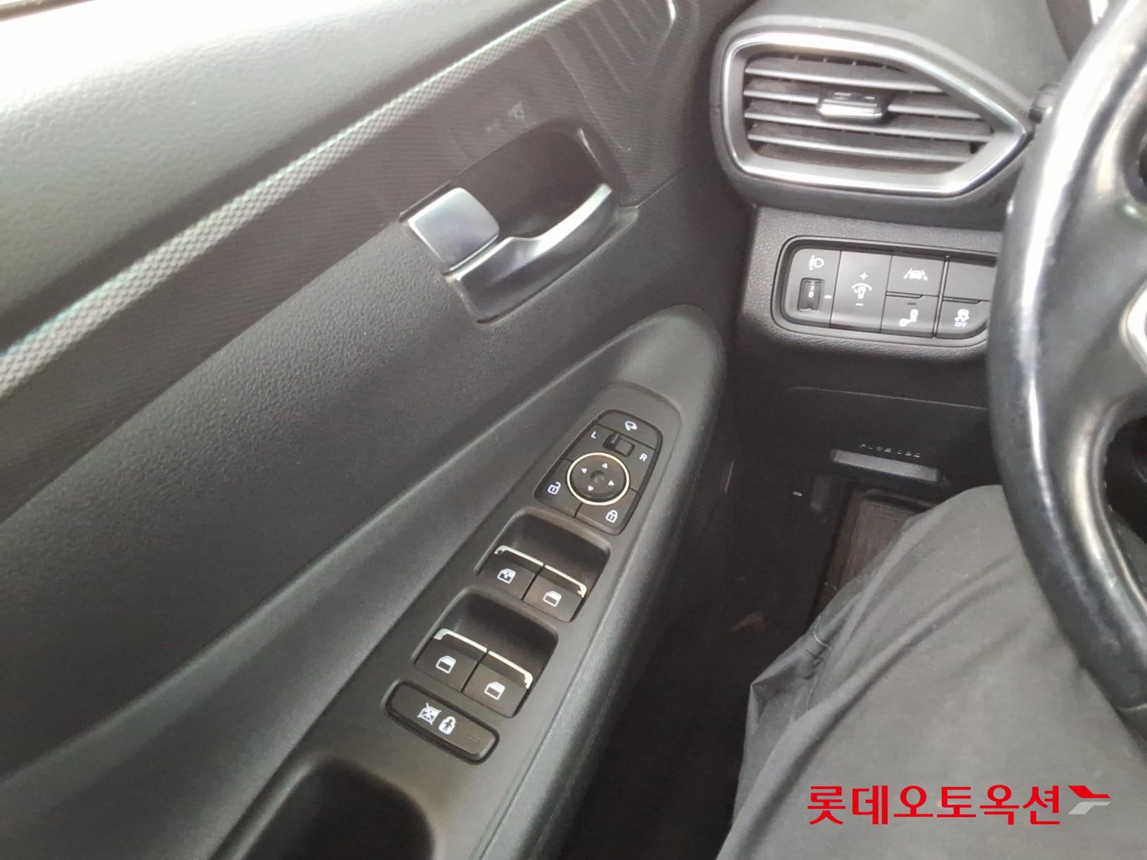 Hyundai Santa Fe 2020 - Image 29