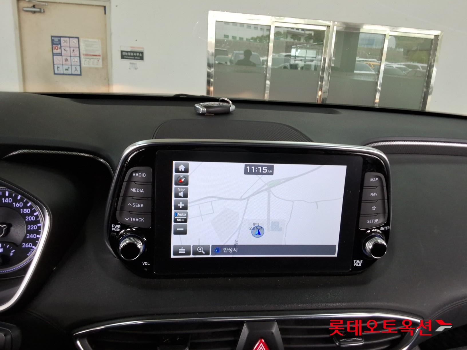Hyundai Santa Fe 2020 - Image 31