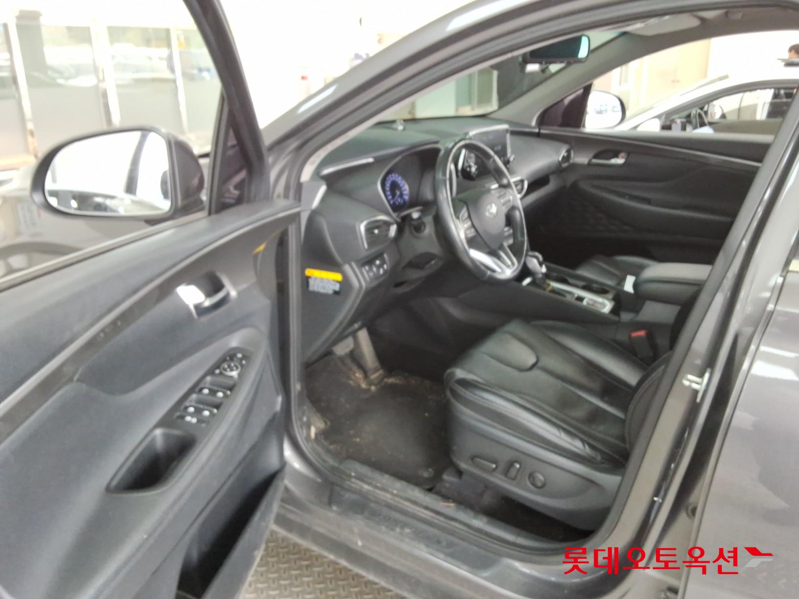 Hyundai Santa Fe 2020 - Image 36