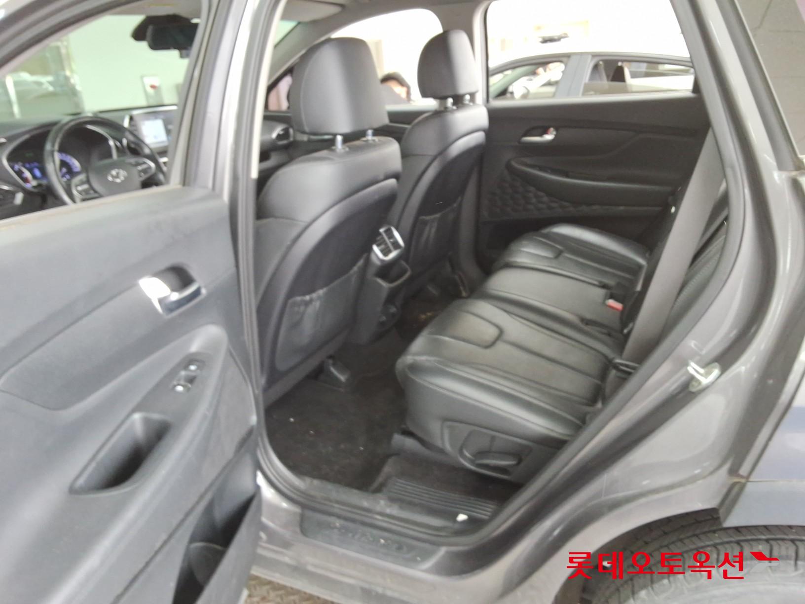 Hyundai Santa Fe 2020 - Image 37