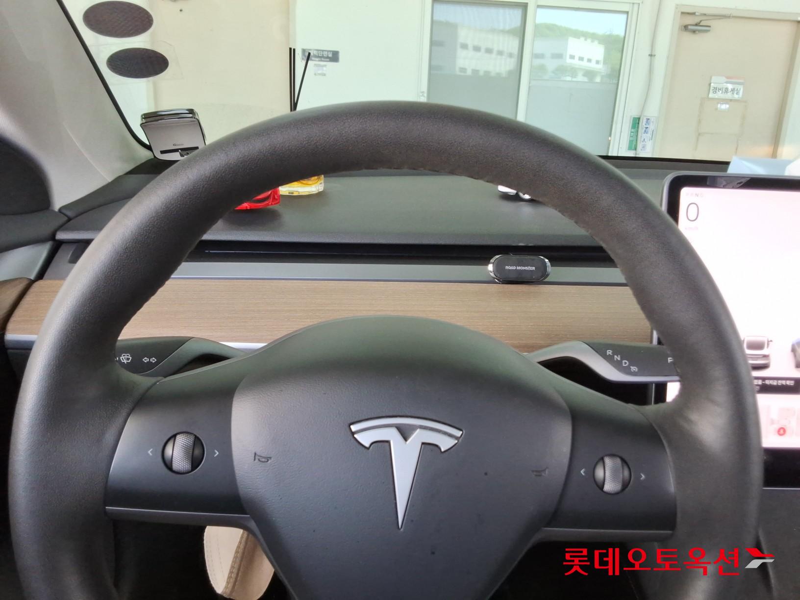 TESLA Model 3 - 30