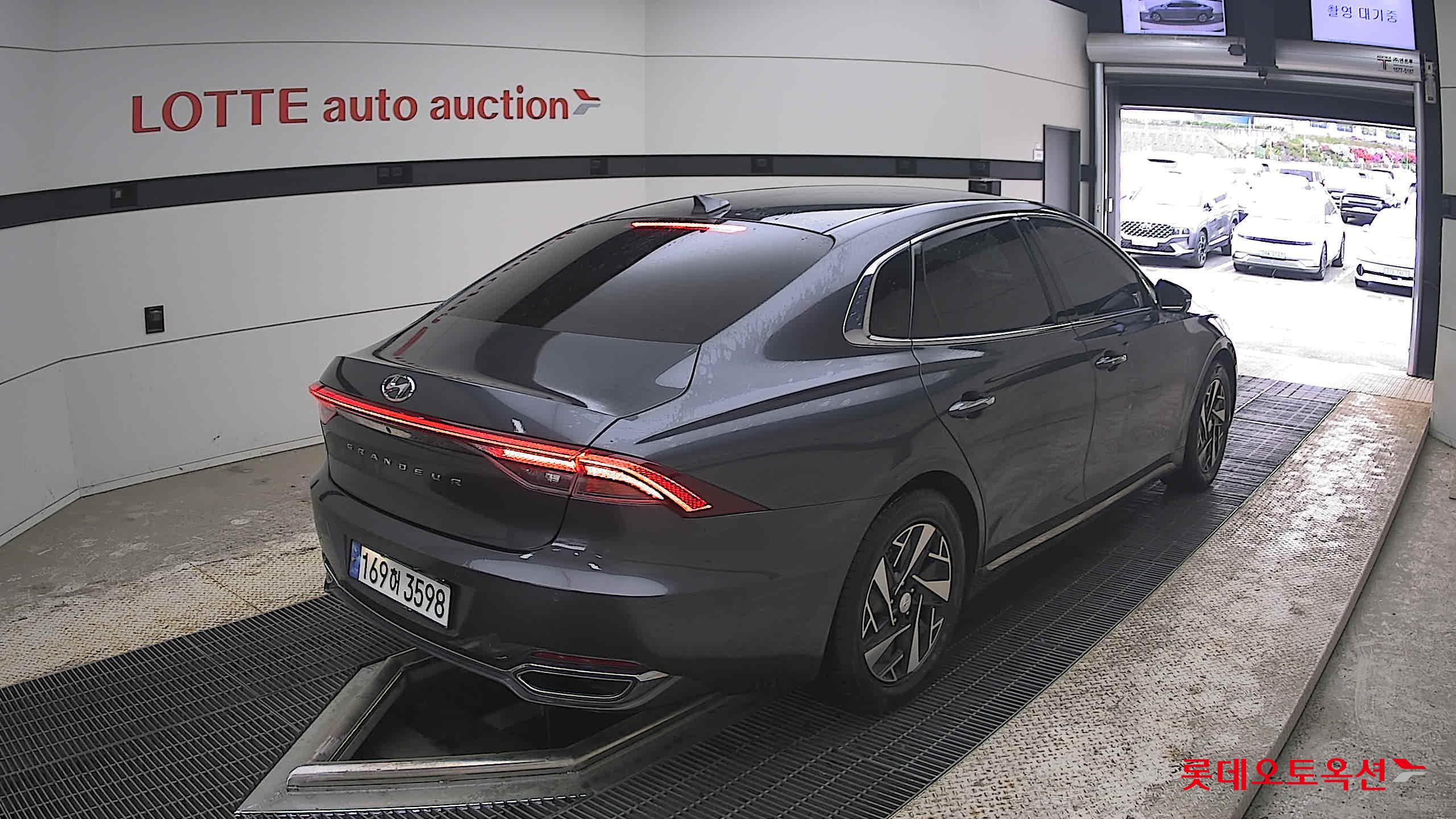 2022 - hyundai grandeur