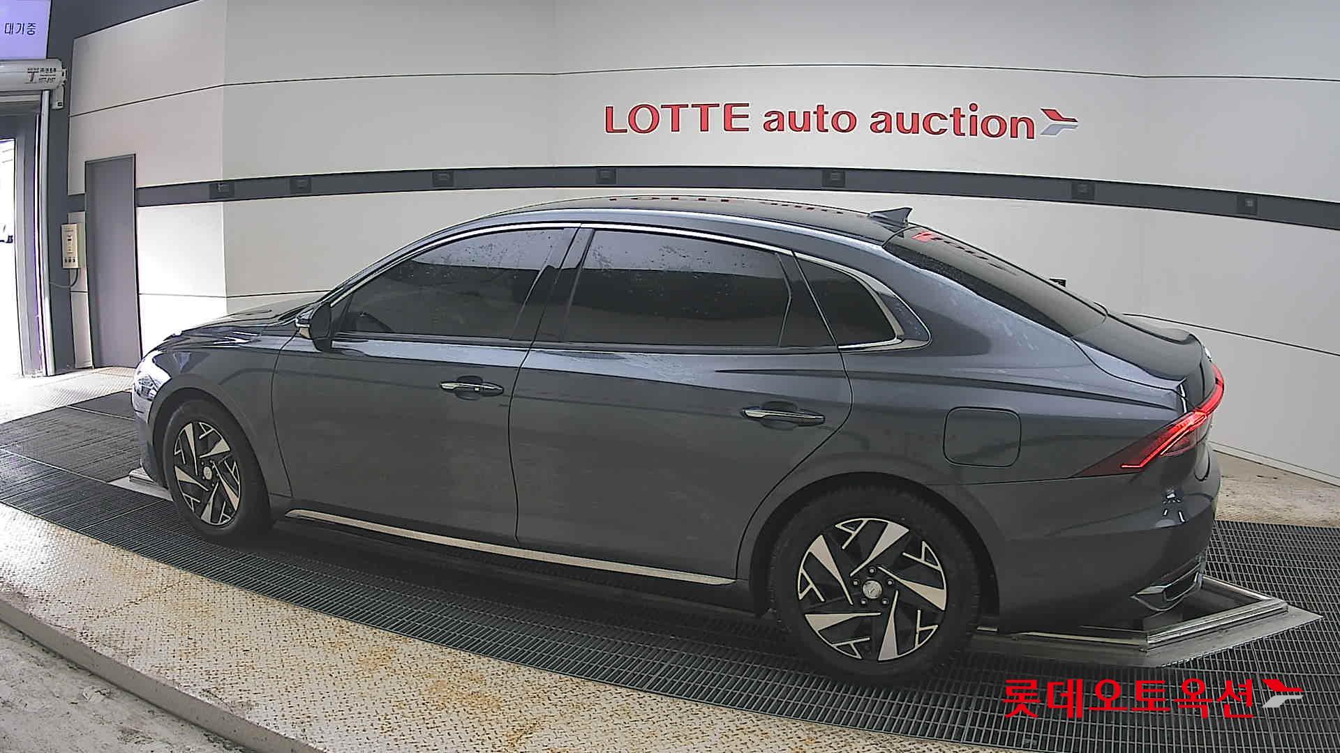 2022 - hyundai grandeur