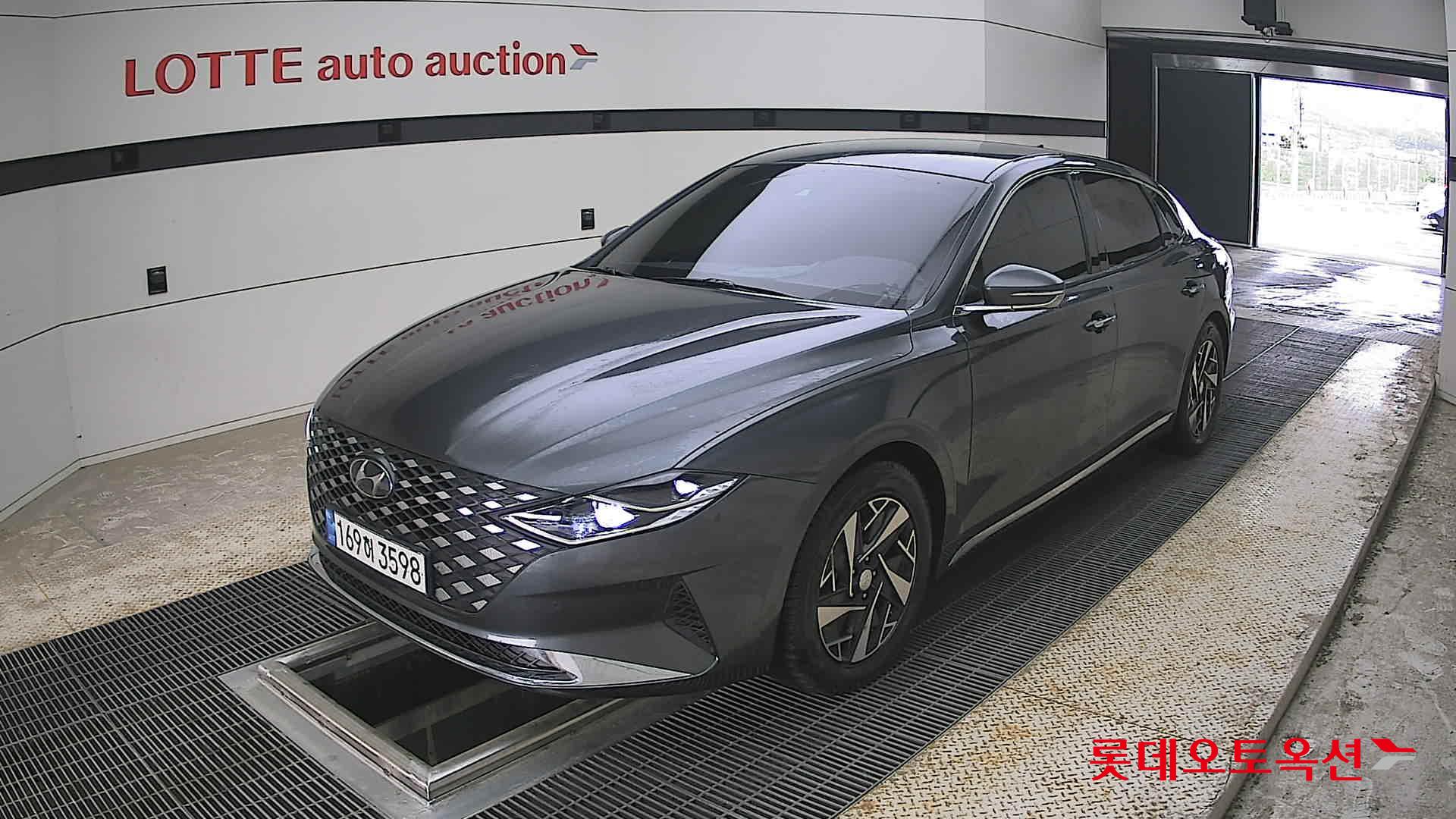 2022 - hyundai grandeur