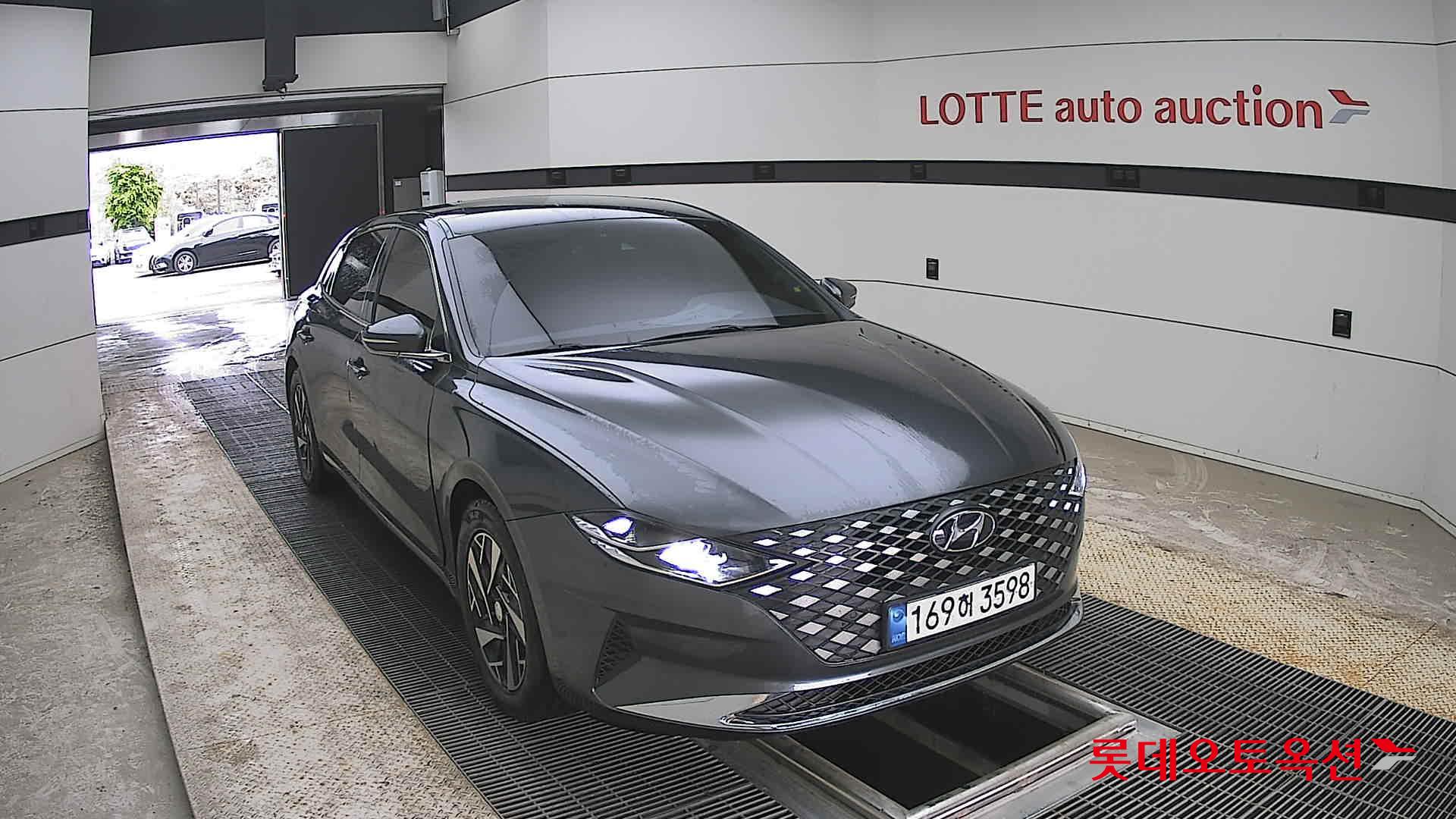 2022 - hyundai grandeur