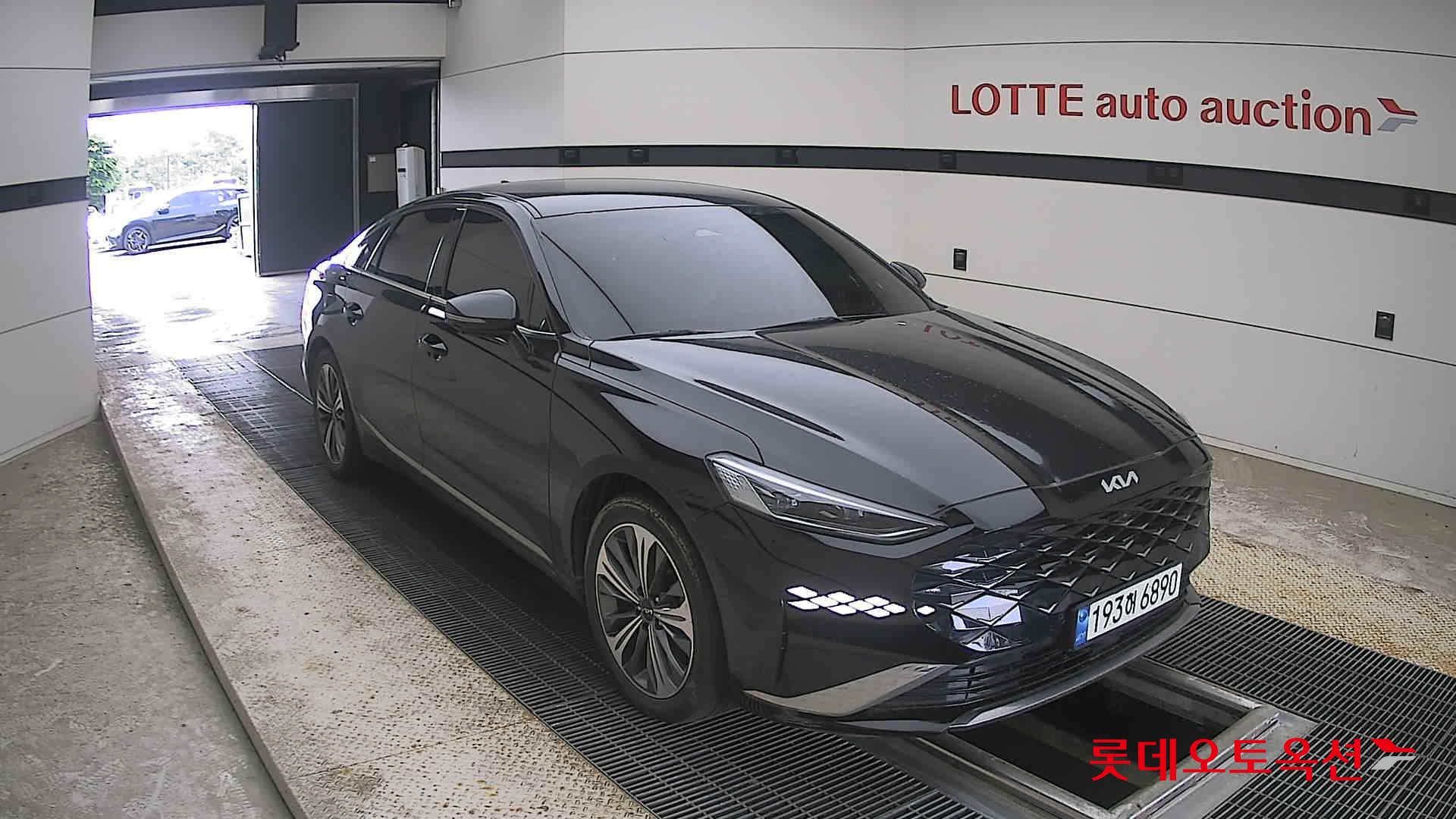 2023 - kia k8