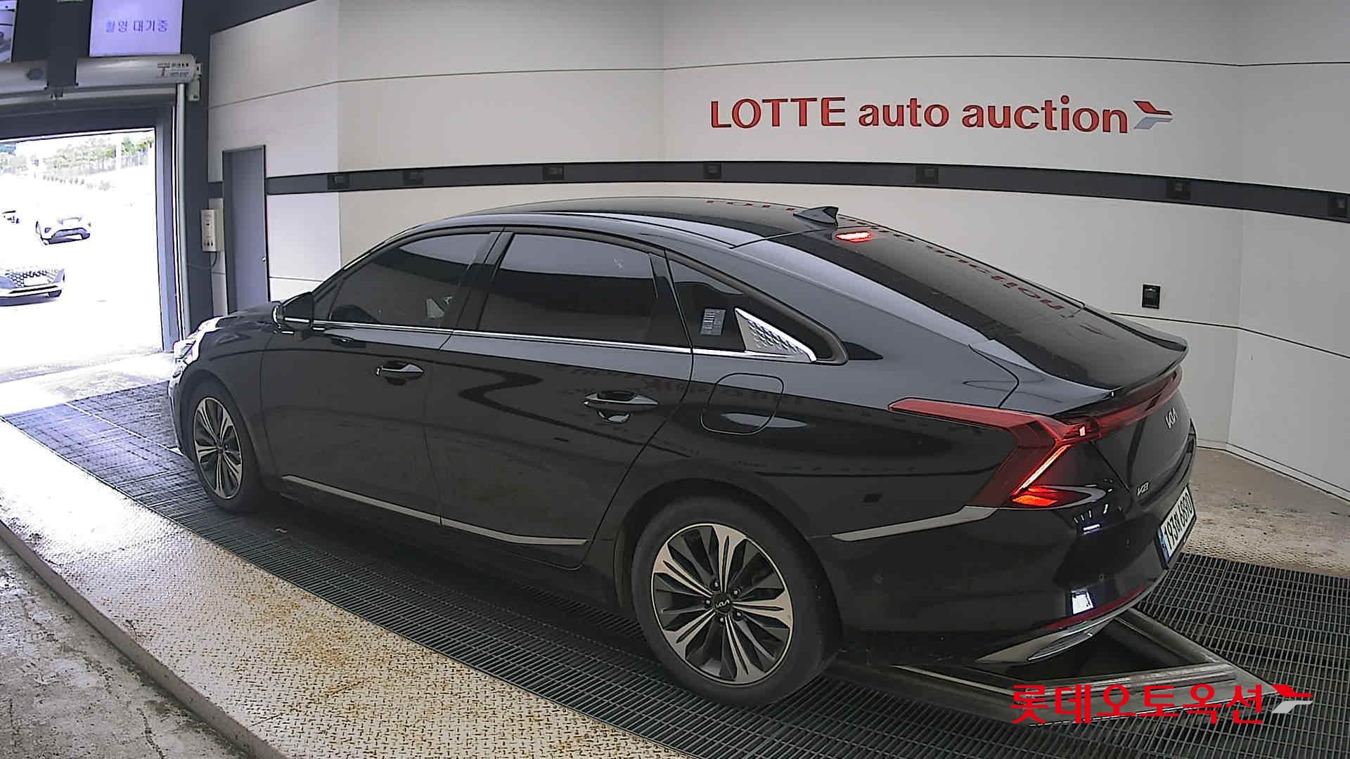 2023 - kia k8