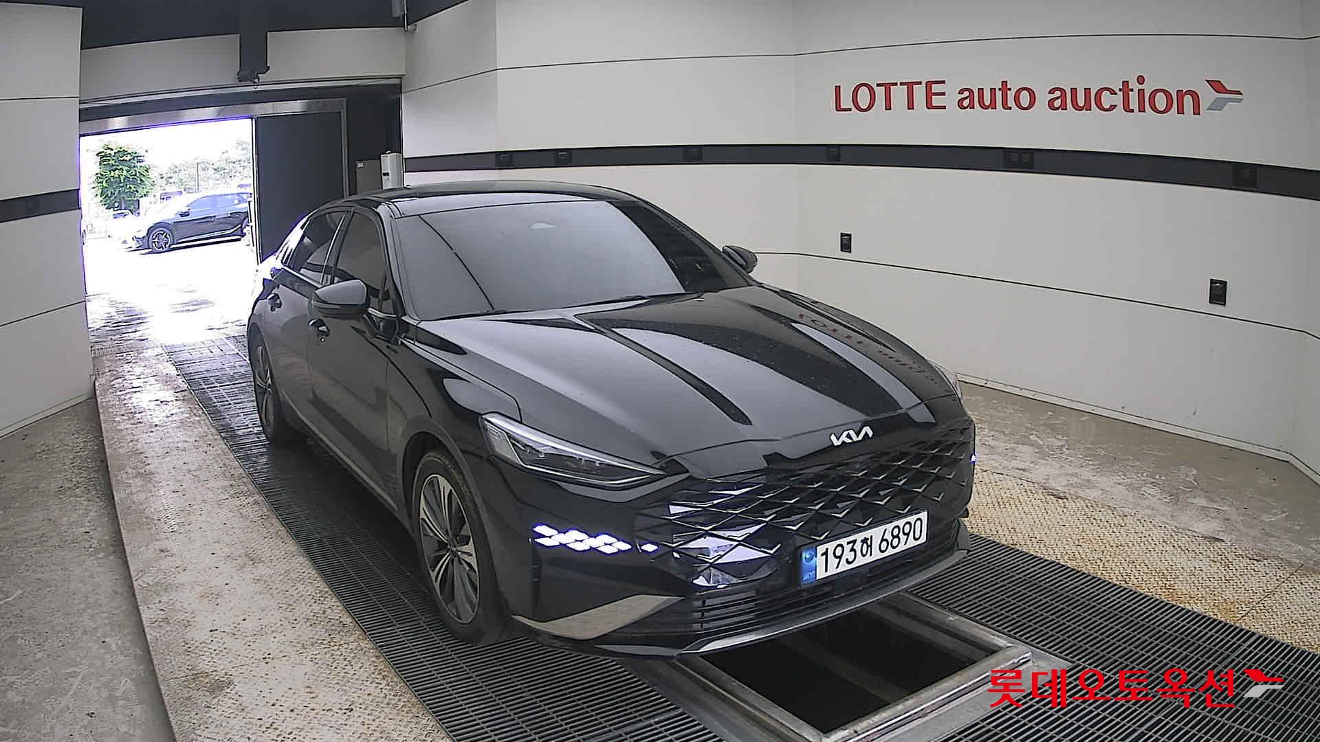 2023 - kia k8