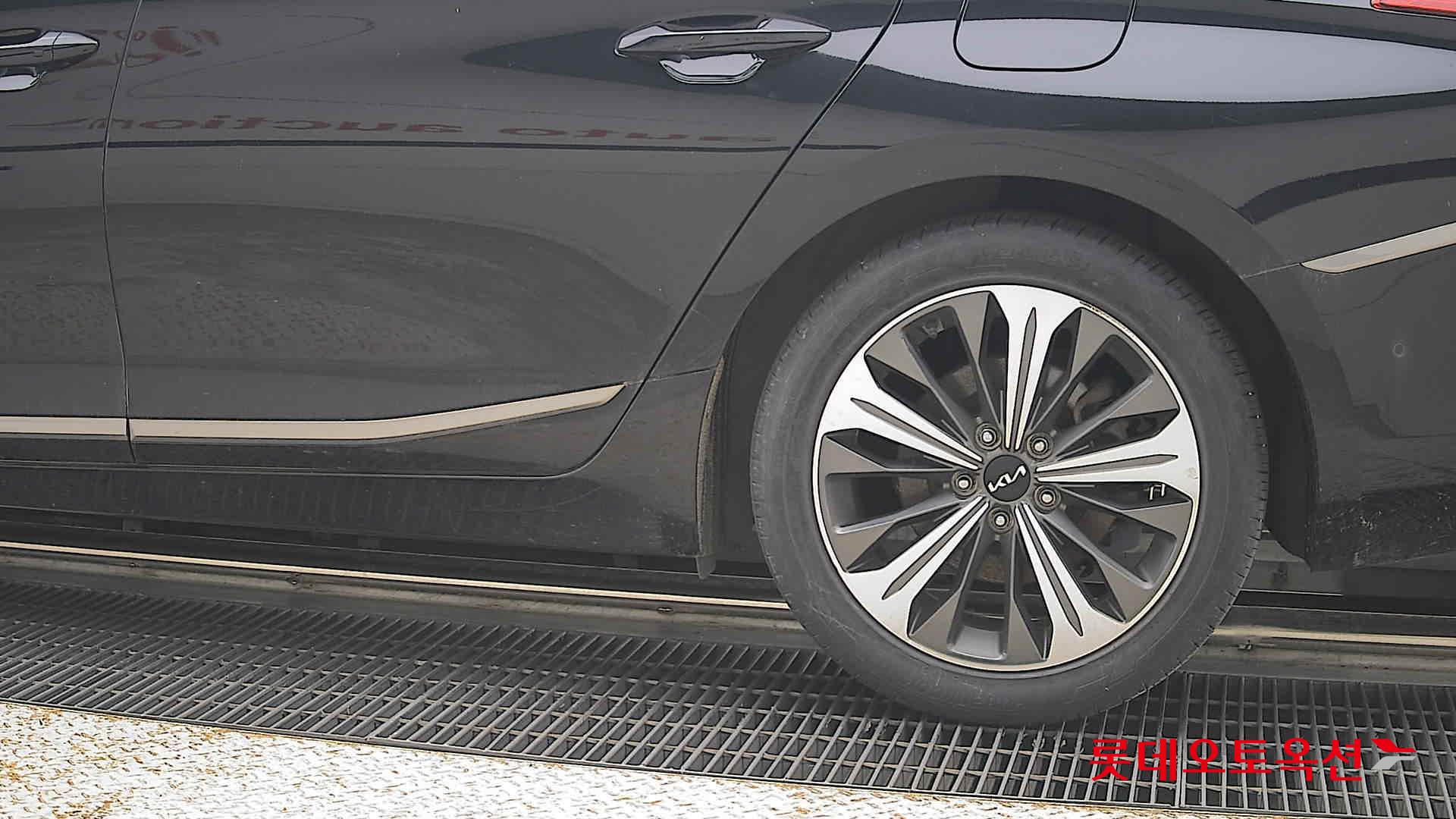 2023 - kia k8