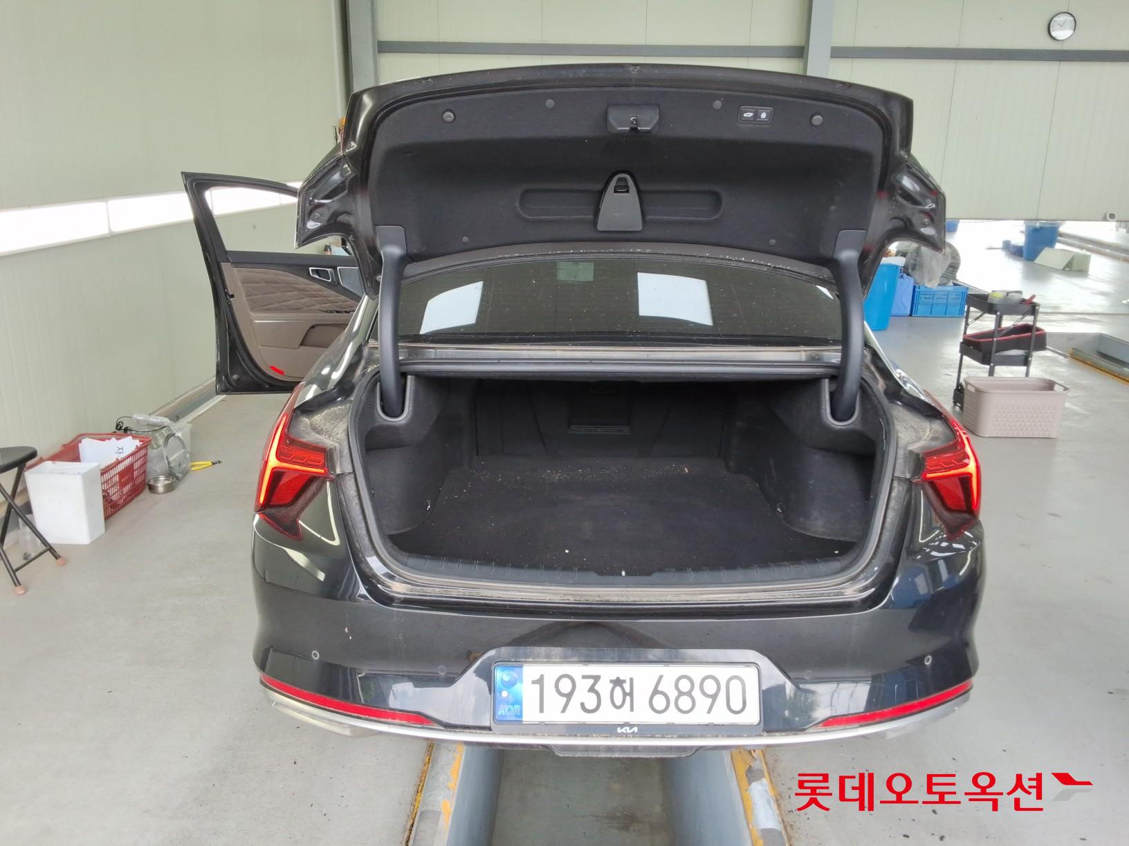 2023 - kia k8