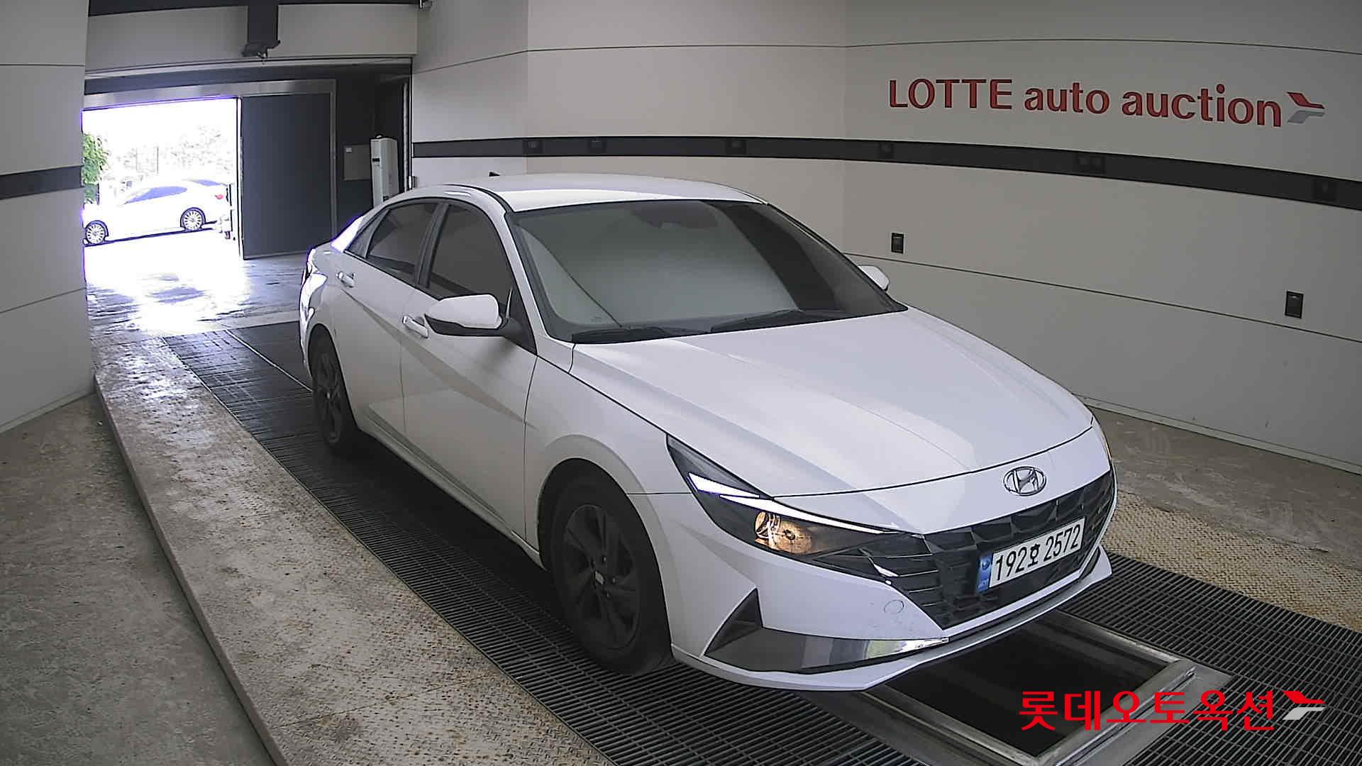 Hyundai Elantra - 6